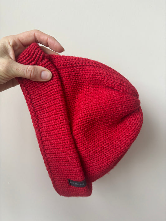 Red 100% merino wool hat