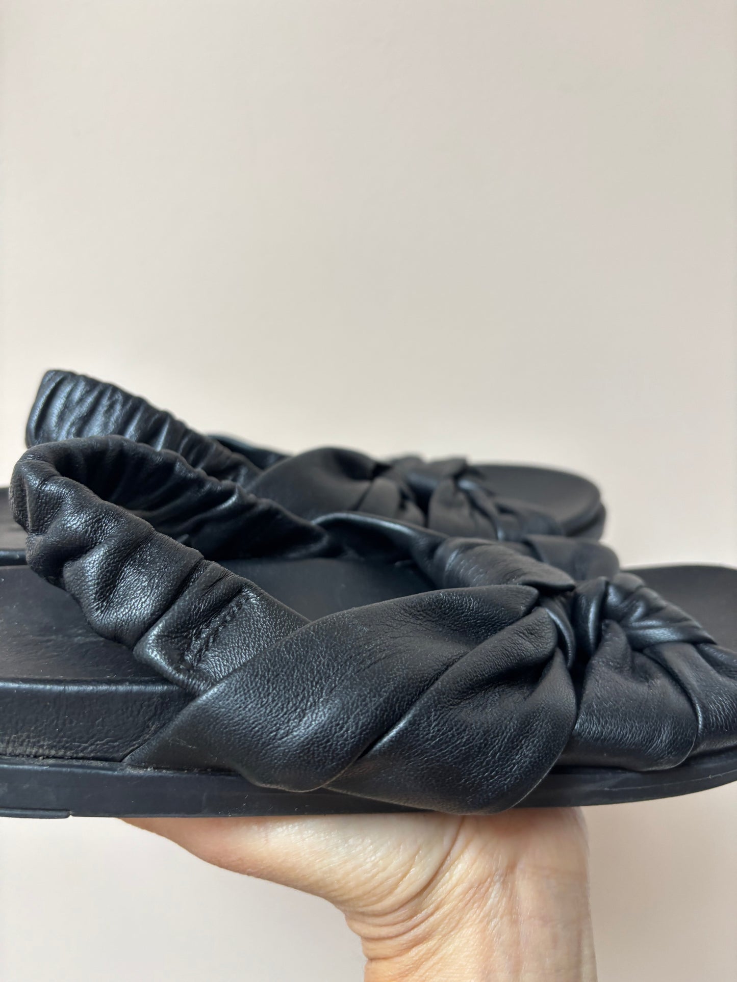 Black leather knot sandals size 4/5