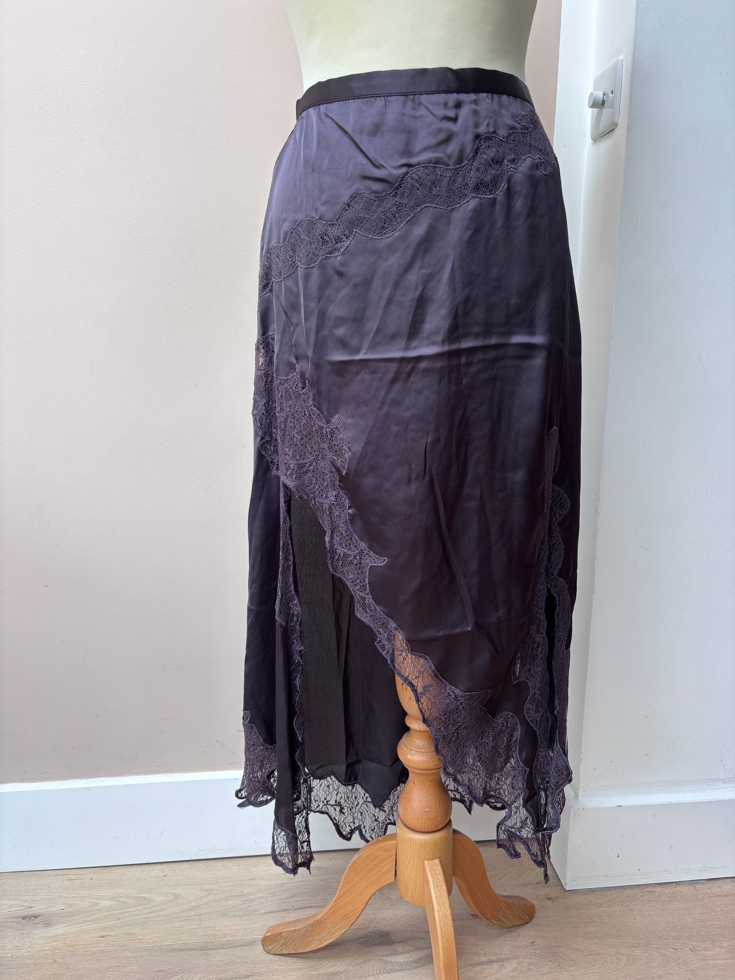 Dark purple lace satin skirt size 14 BNWT