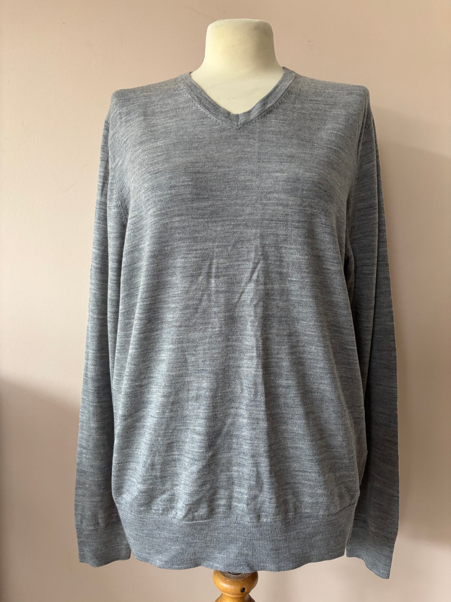 100% grey merino wool jumper size Medium