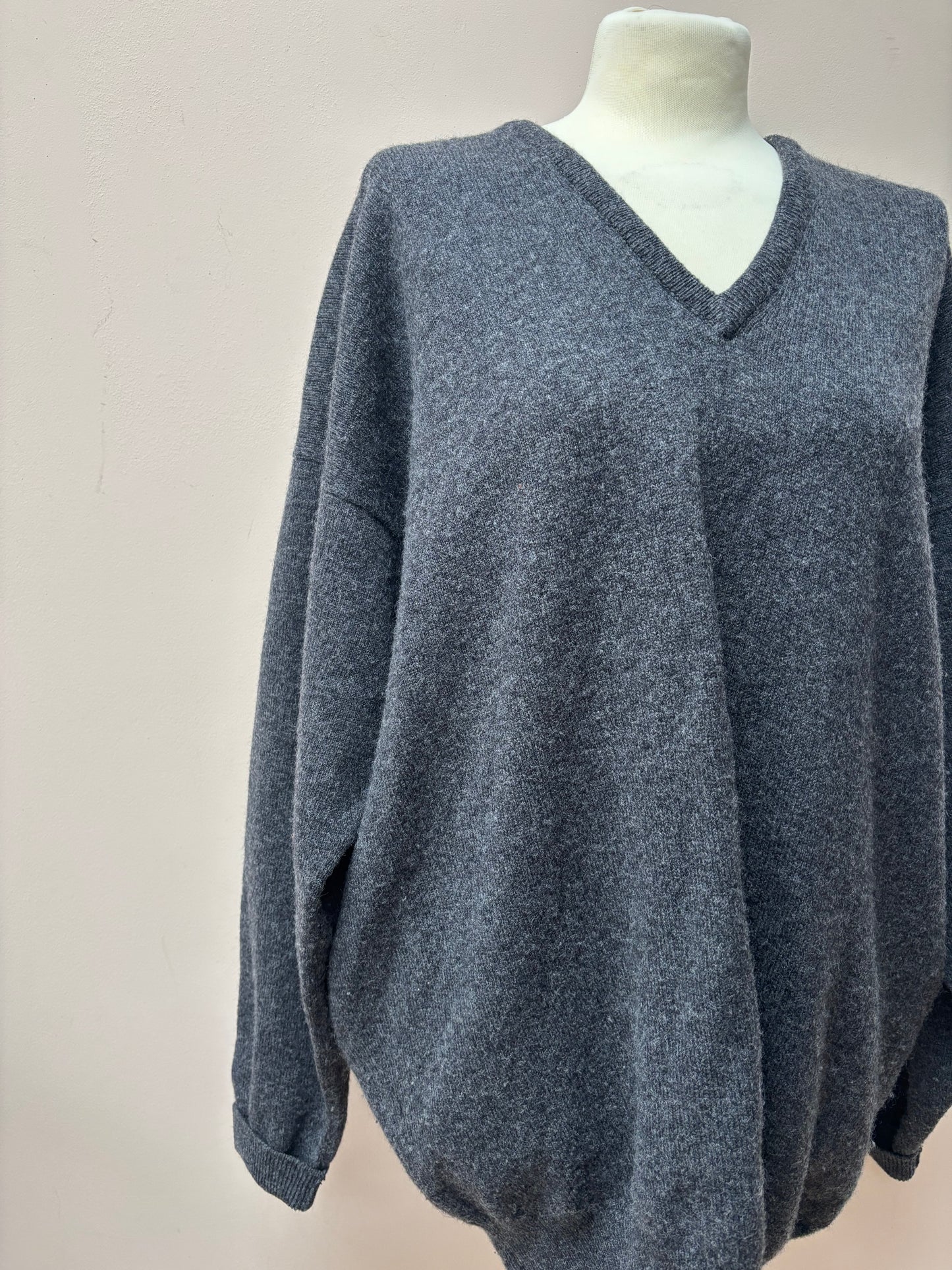 Vintage Pringle pure new wool jumper XL