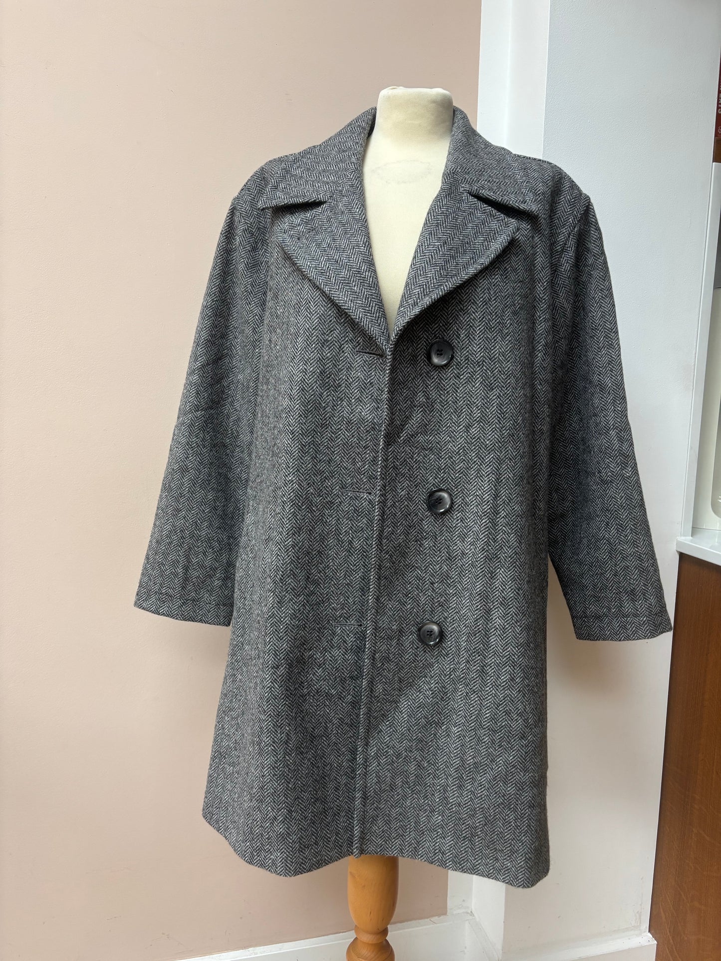 100% pure new wool coat size 14/18