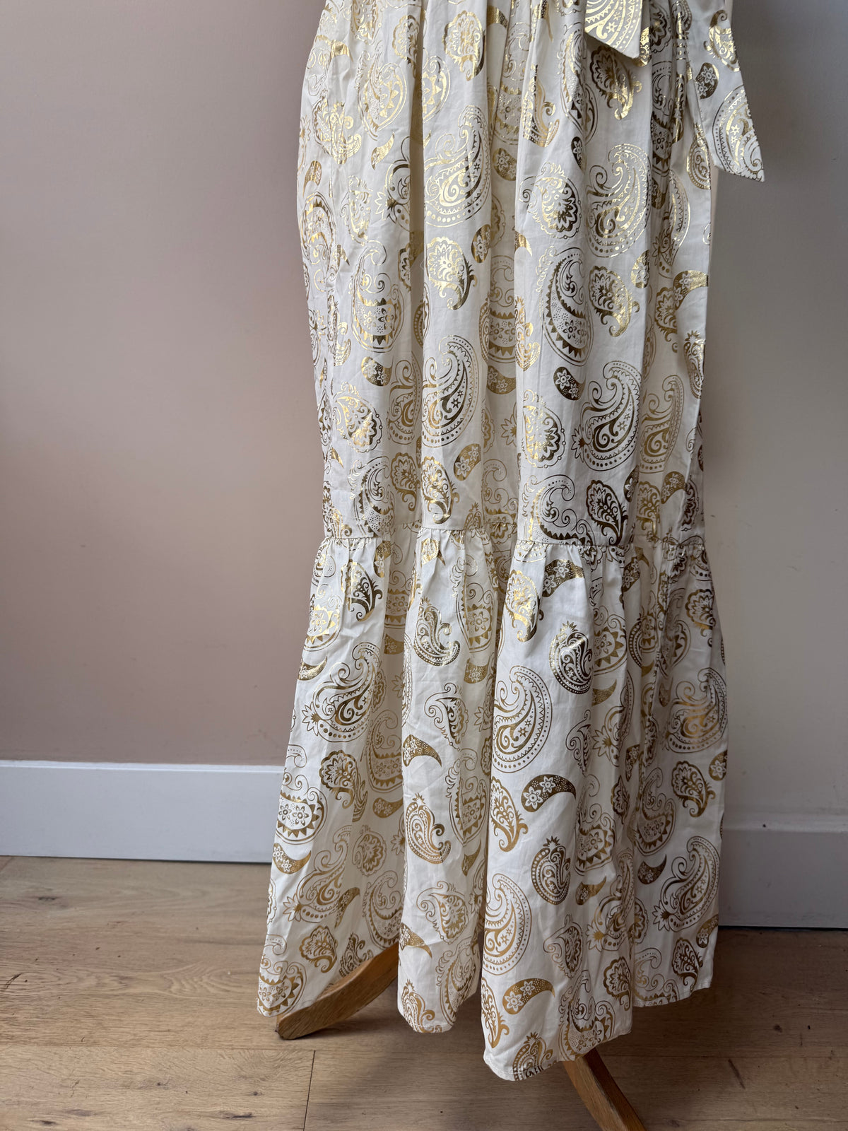 Résumé white gold dress size 10