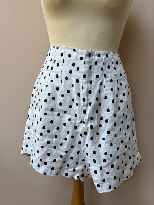 Polka dot 100% linen shorts size 12