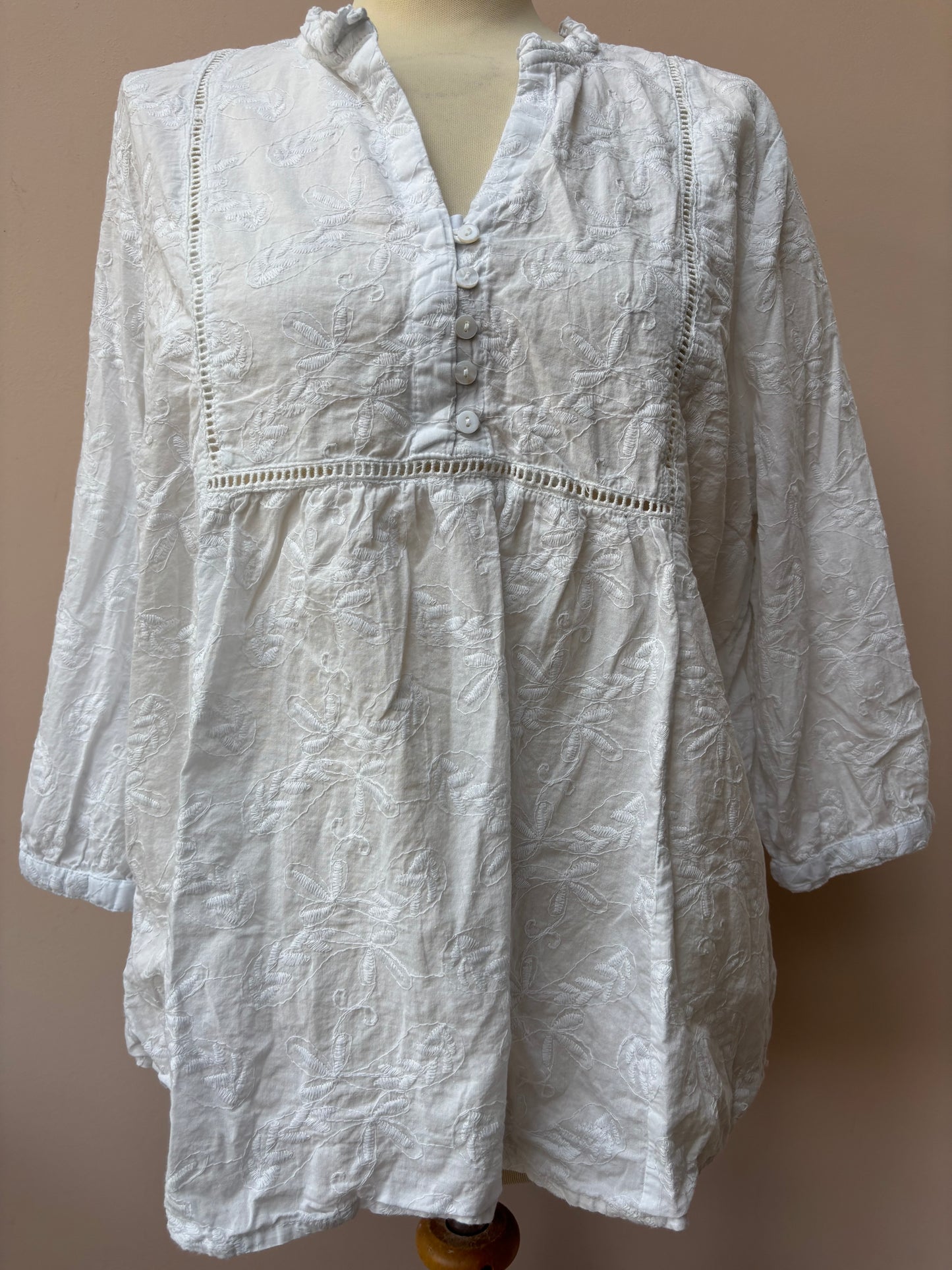 White embroidered 100% cotton blouse size 18