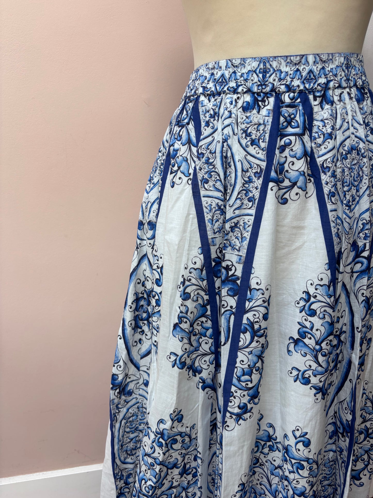 Blue white patterned skirt size Large