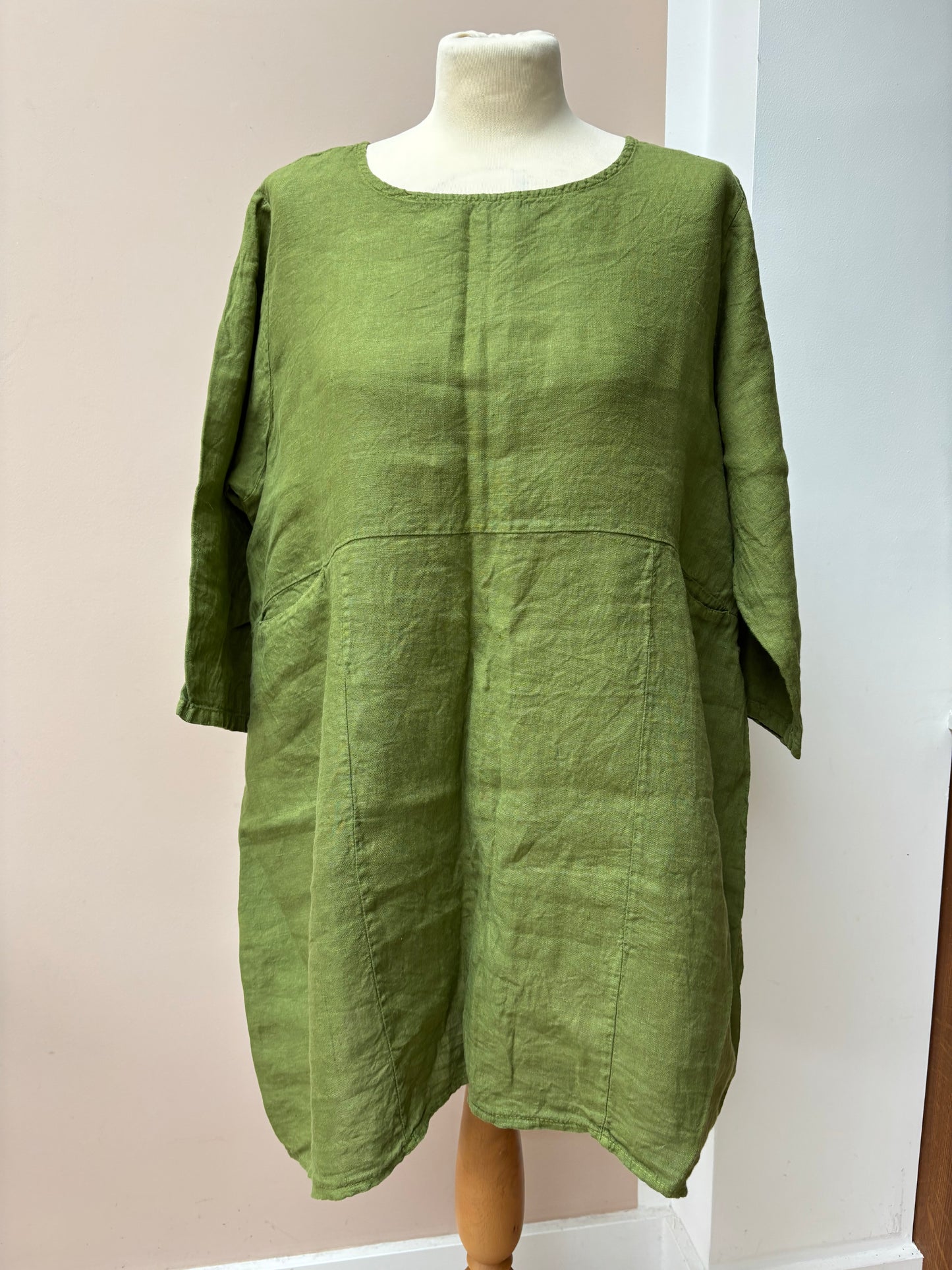 Oska apple green 100% linen tunic size M/L