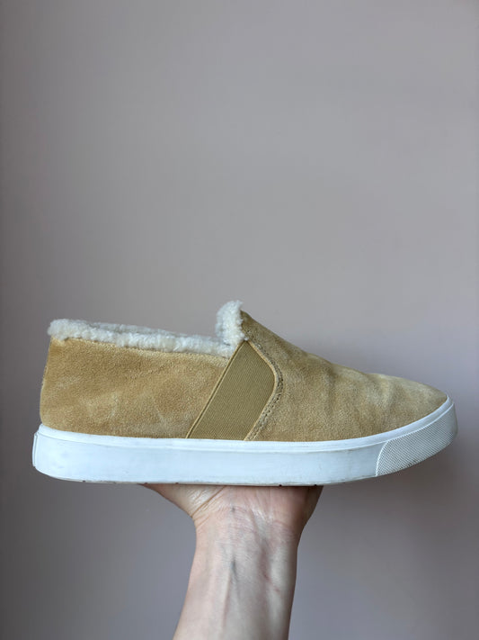 Vince suede shoes with fleece lining size 5.5