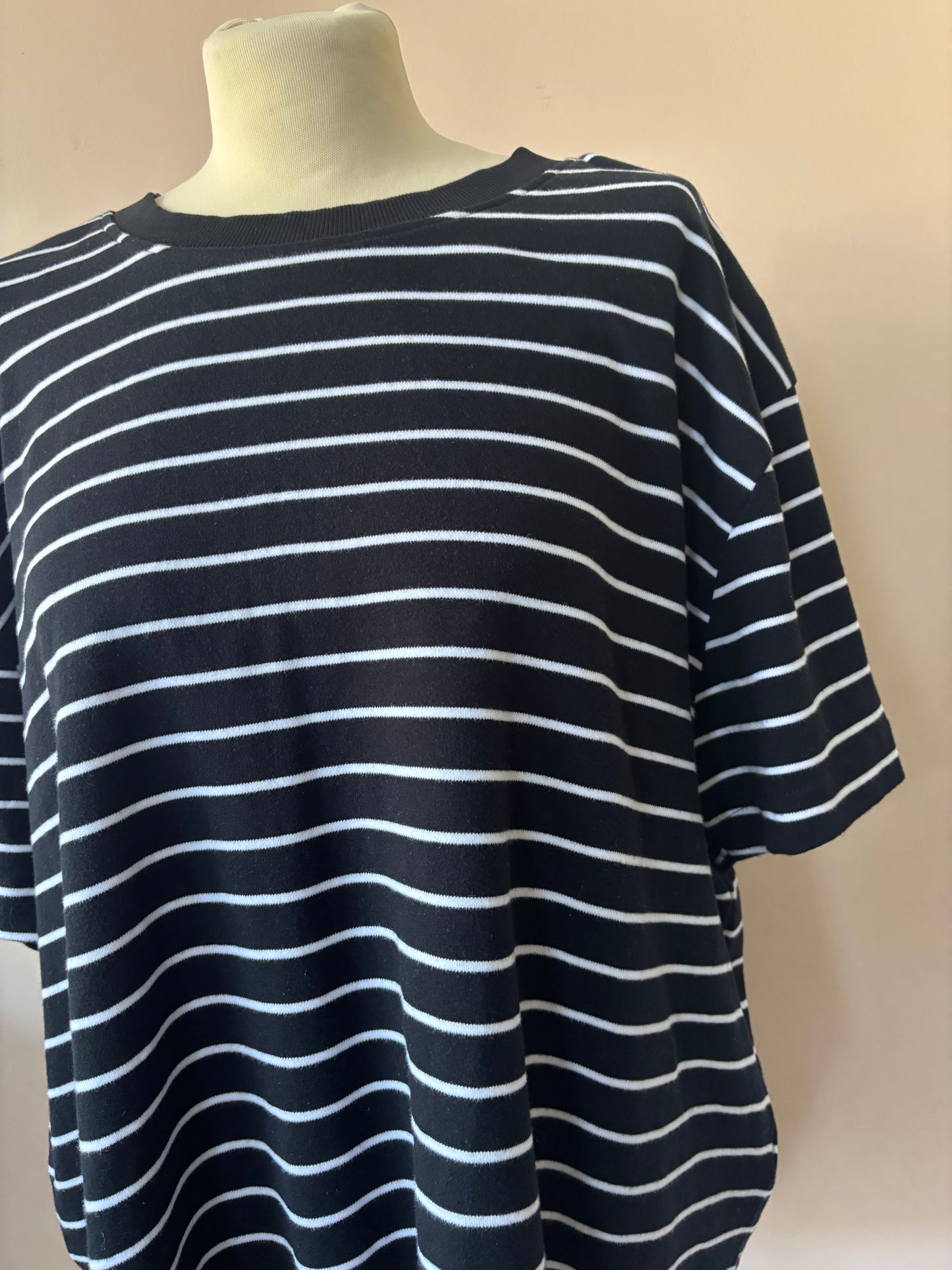 100% cotton boxy striped tshirt size 22