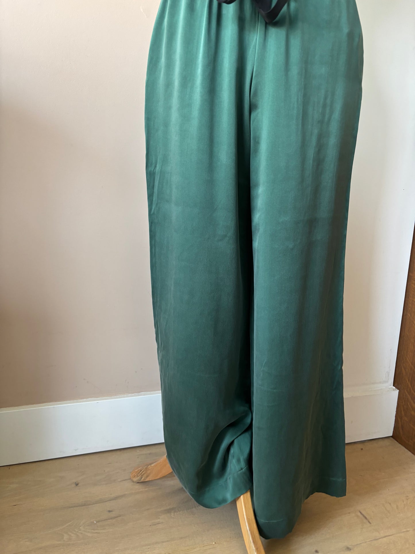 Asceno 100% silk trouser with black belt size medium