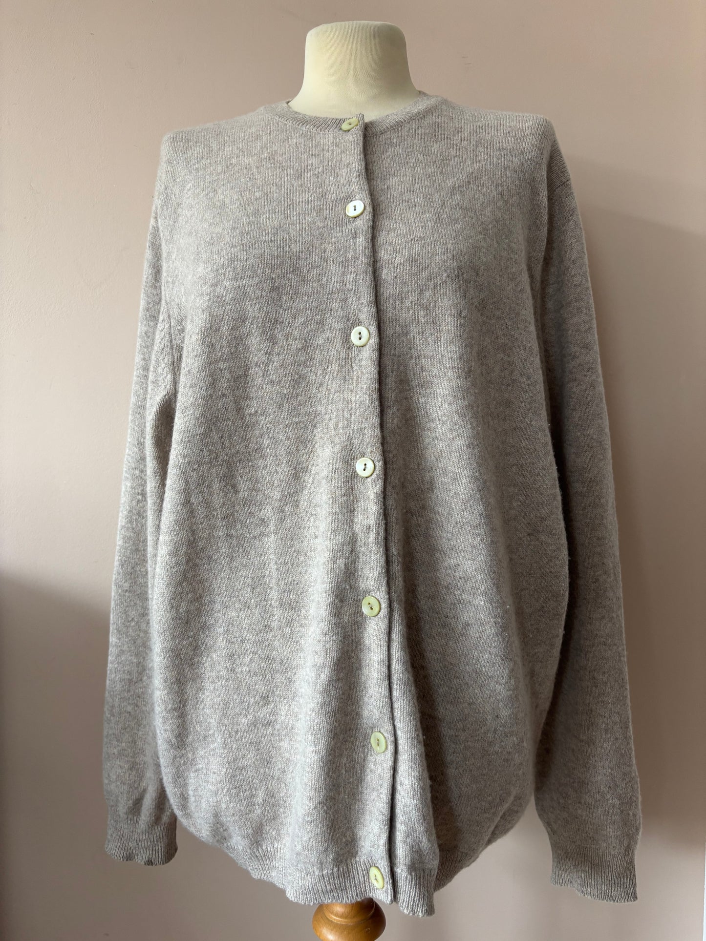 Vintage pure wool oatmeal cardigan size 12-16