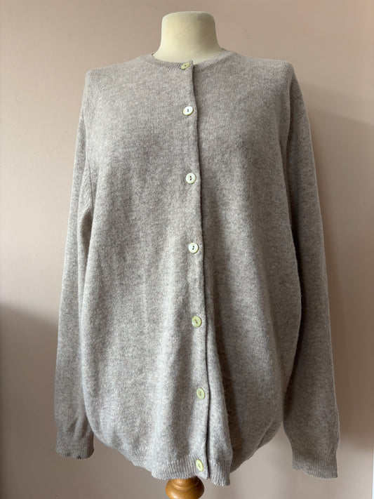 Vintage pure wool oatmeal cardigan size 12-16
