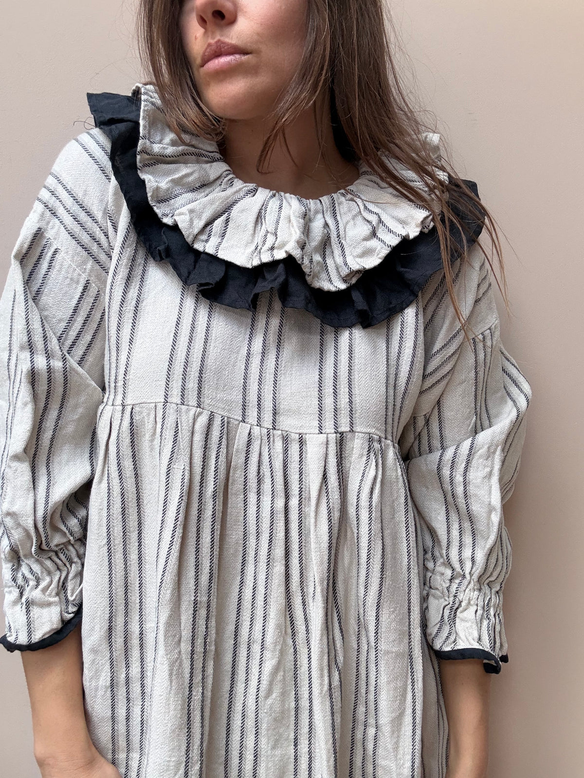 Benjamin Fox 100% thick linen dress with collar