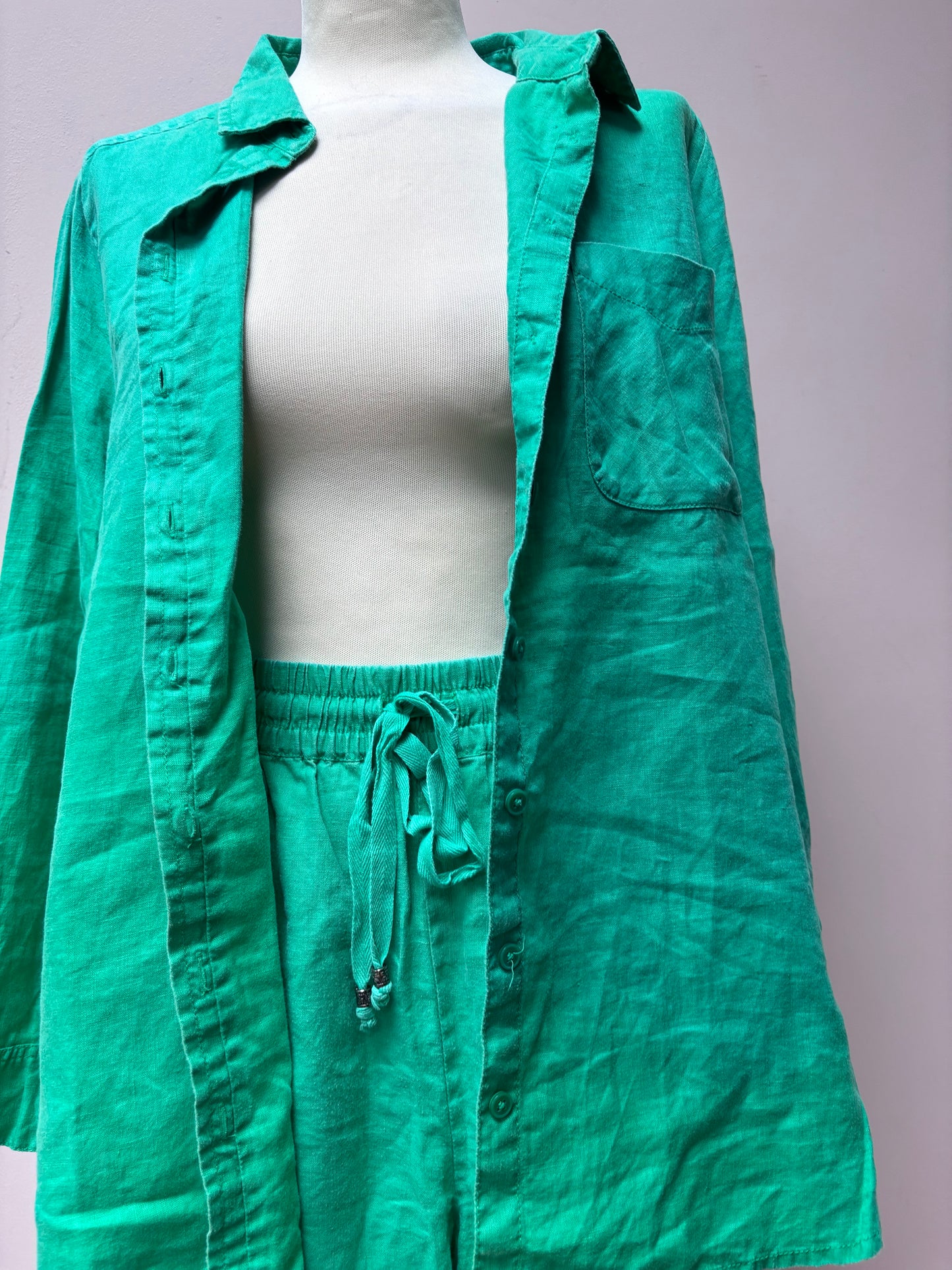 Green 100% linen shorts co ord size 16