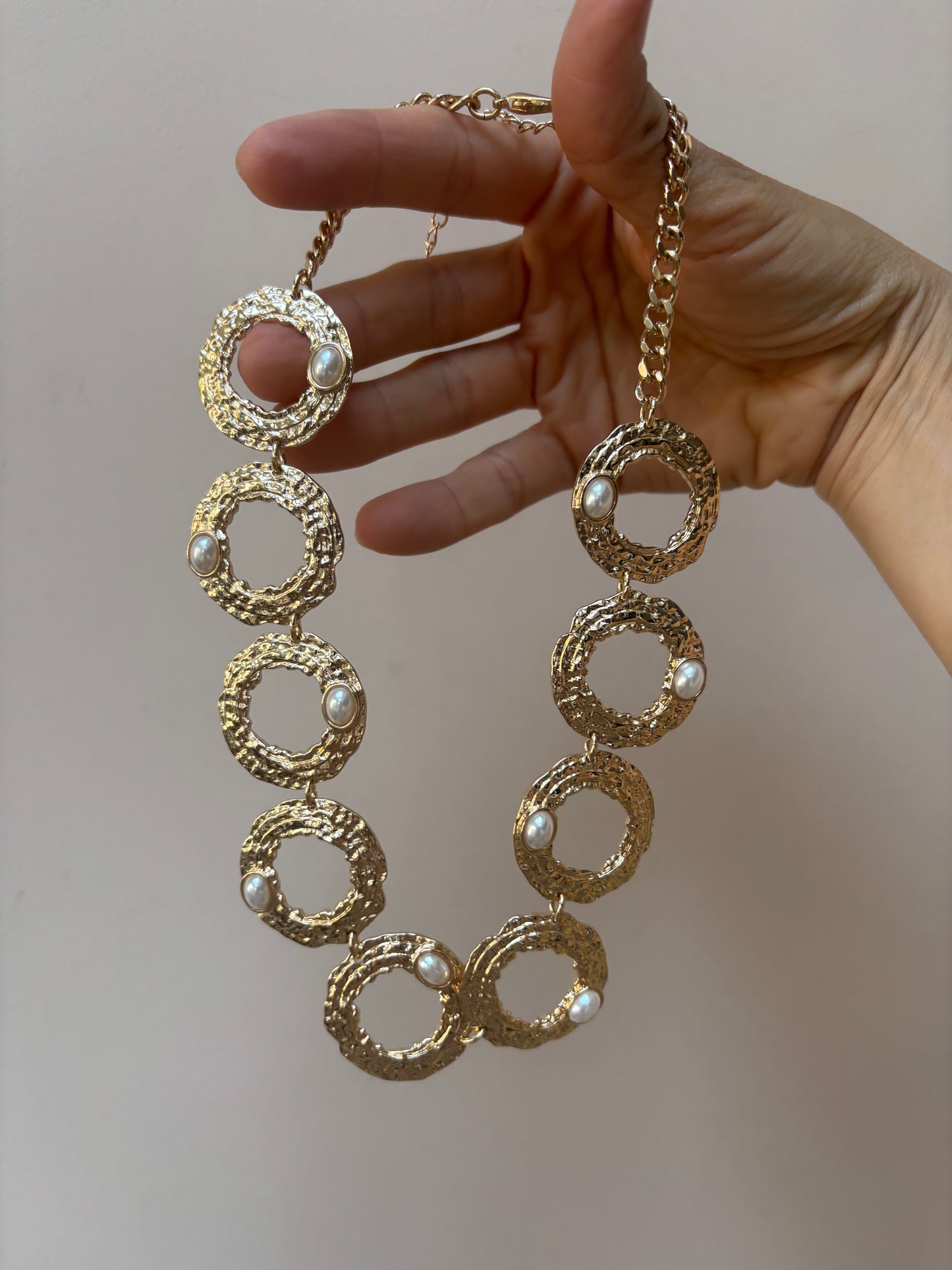 Gold circle chain necklace with pearl detail