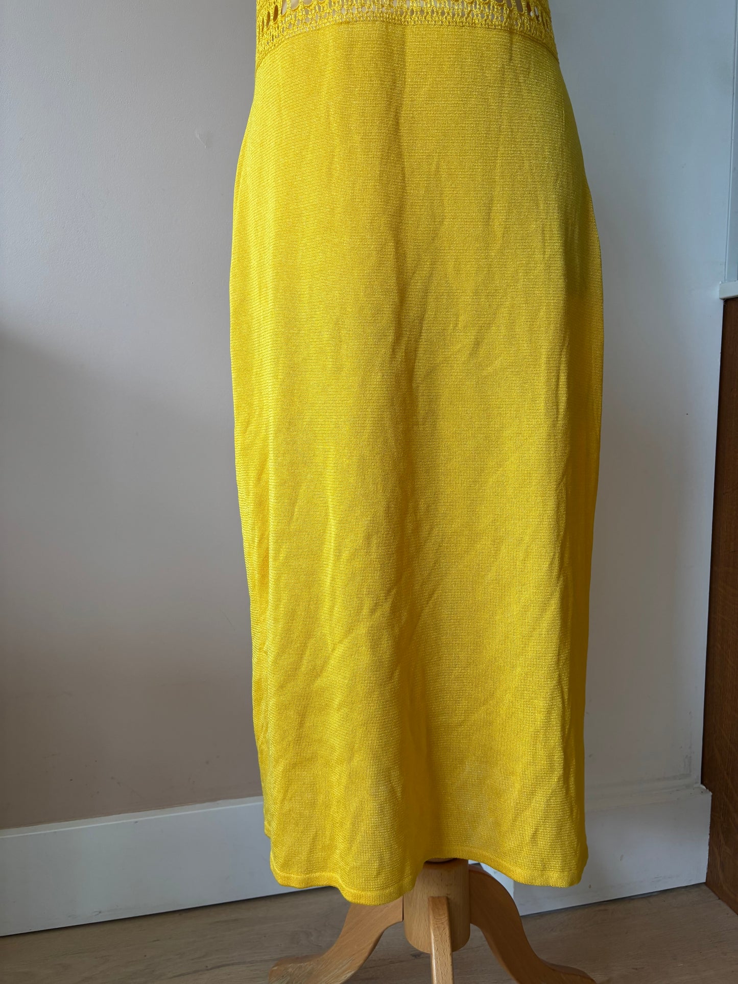 Yellow fine knit dress with cut out waist size Medium
