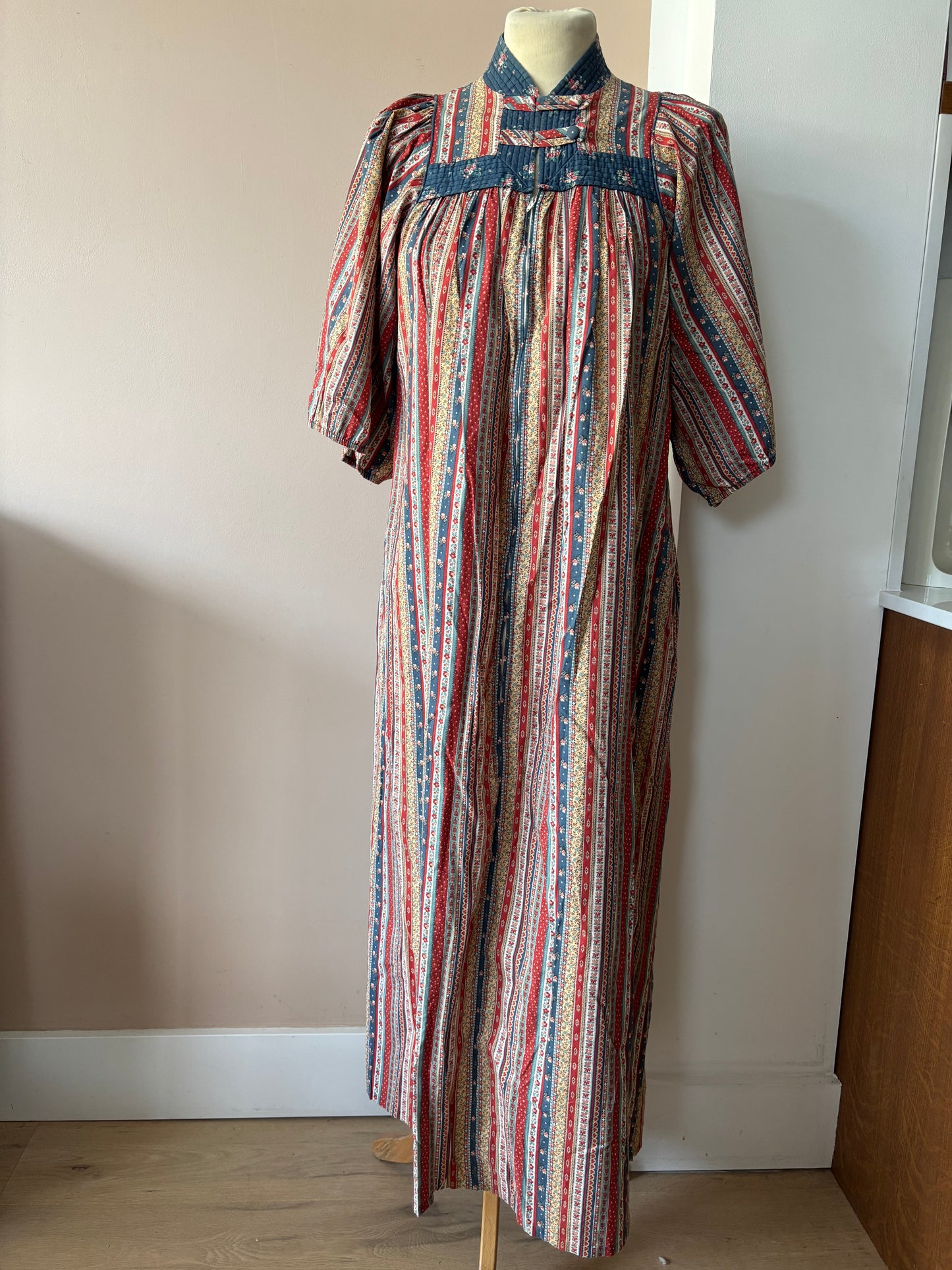 Vintage patterned maxi dress size 10/12