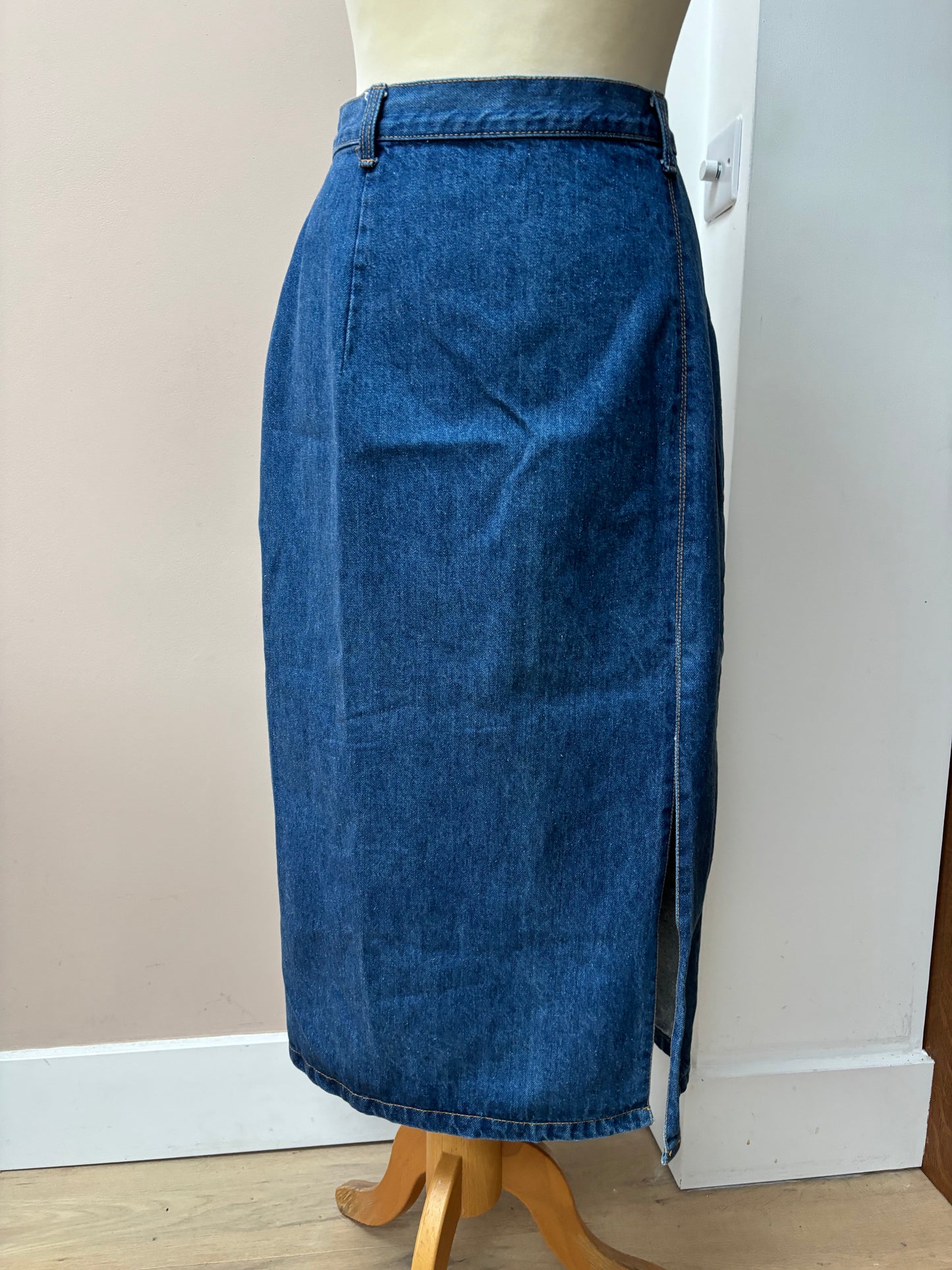 Vintage blue 100% cotton denim skirt size 10/12