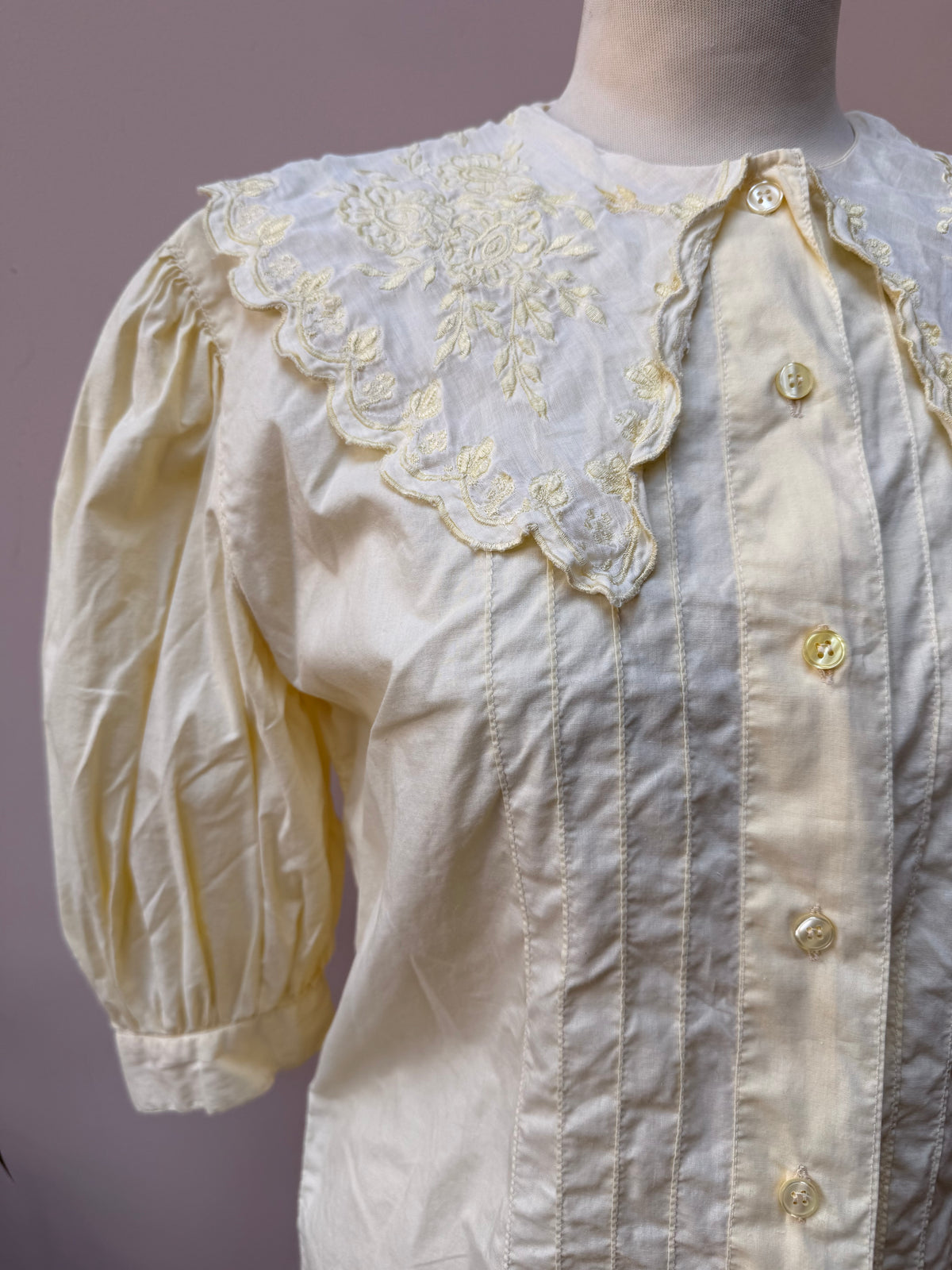 Vintage lemon blouse with oversized collar size 12