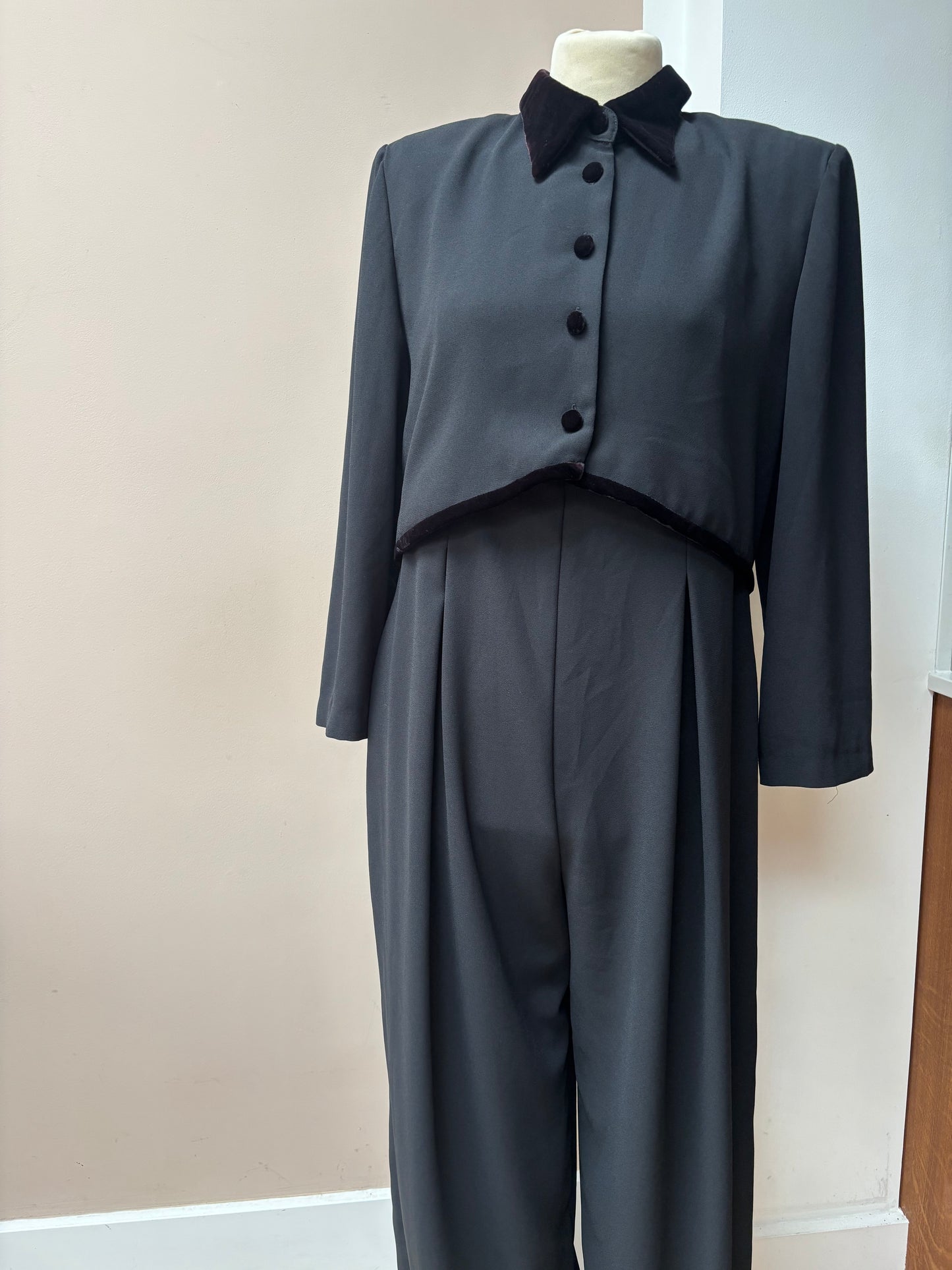 Vintage black velvet collar jumpsuit size 10