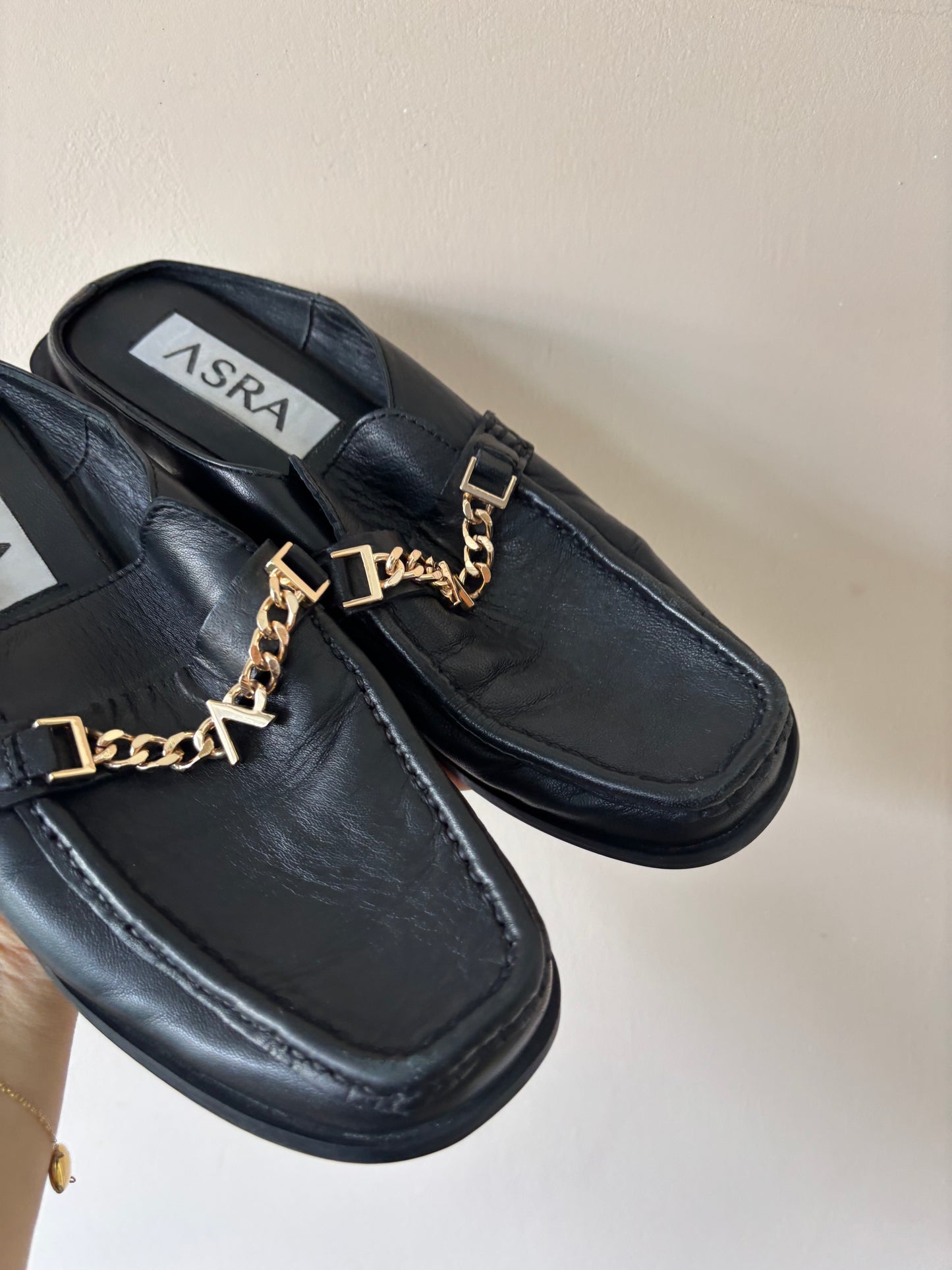 Soft black leather shoes size UK3/4