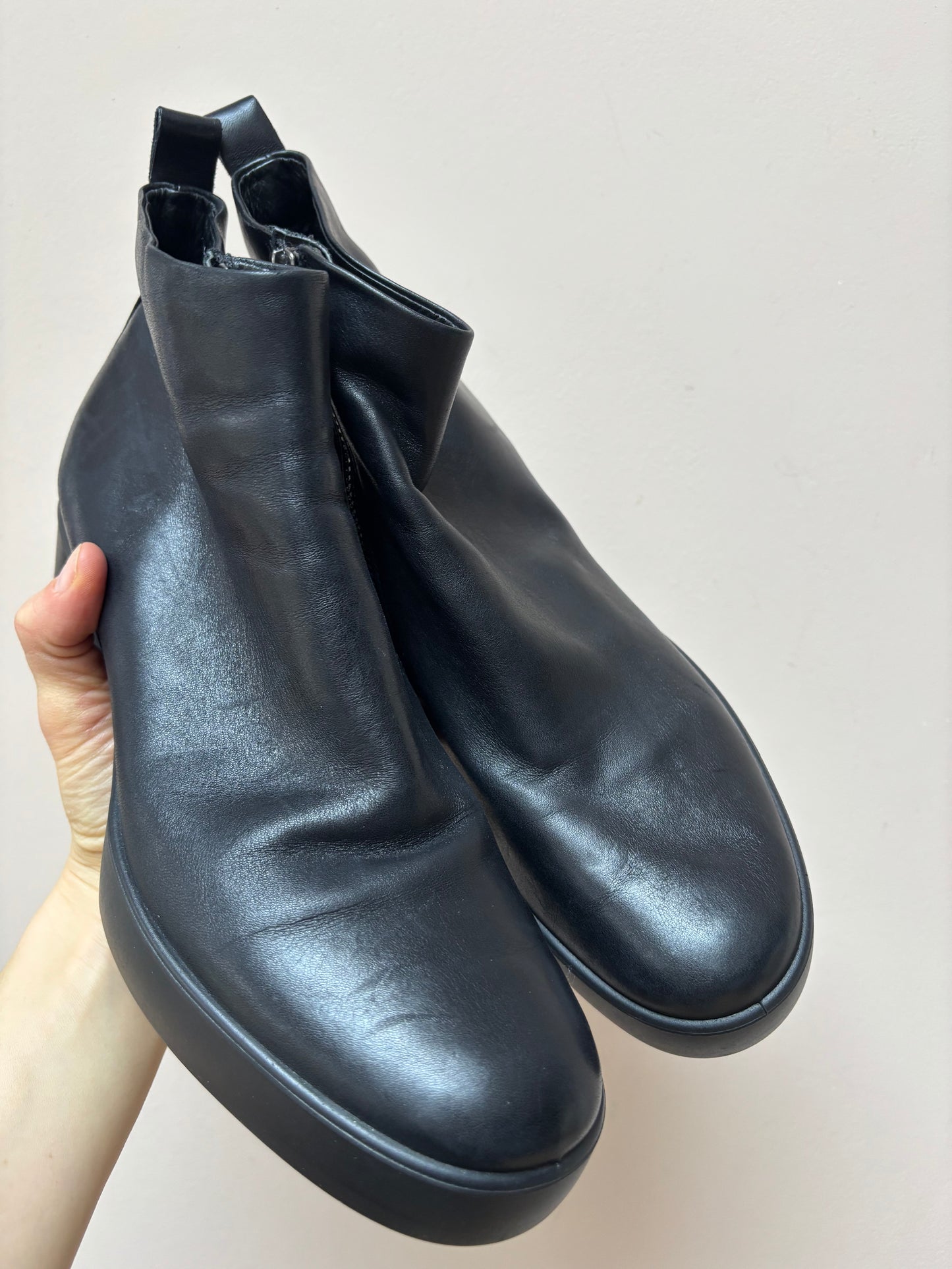 Soft black leather boots size 41 (UK8)