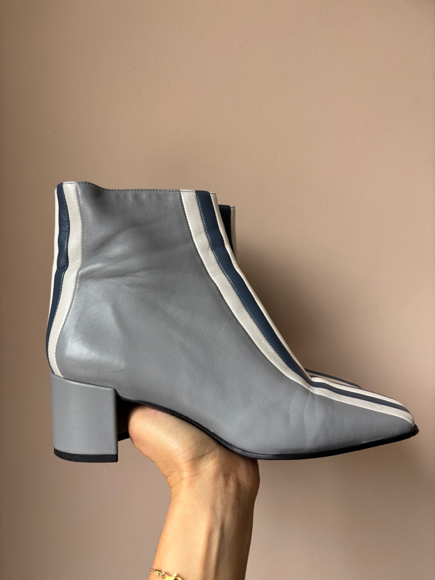 Striped pale blue leather boots size UK4