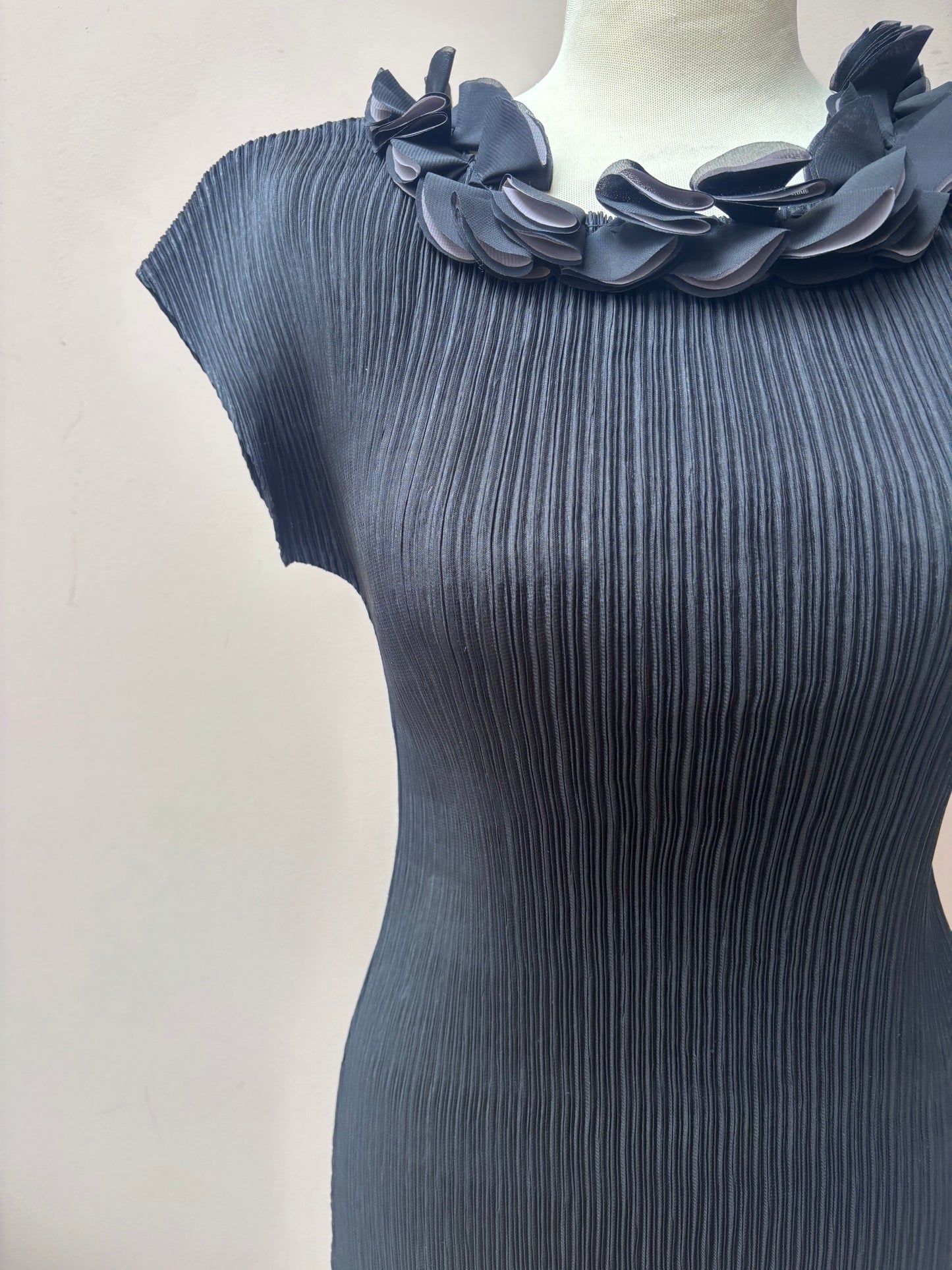 Vintage black pleated top size 10/12