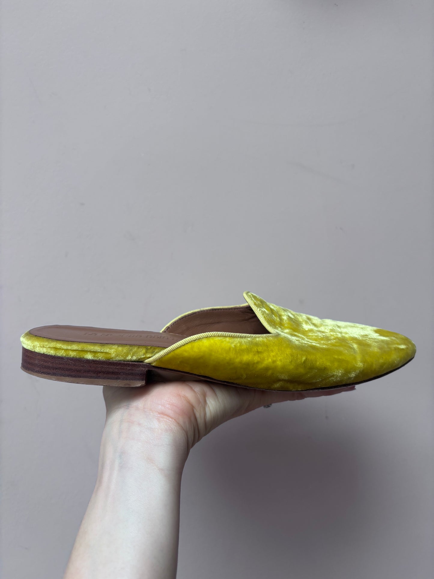 Le Monde Beryl yellow velvet leather flats size 5