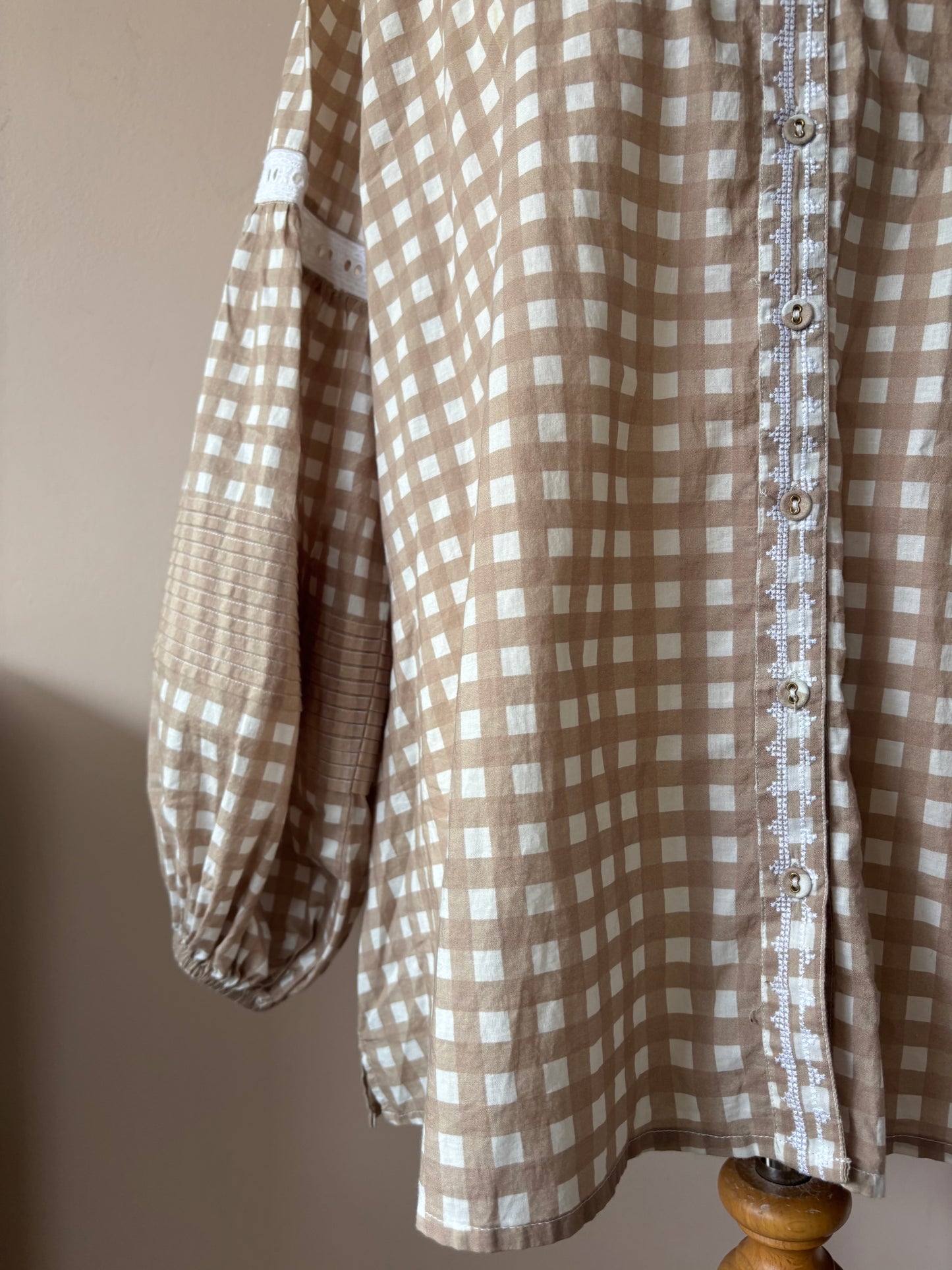 Beige white gingham puff sleeve 100% cotton blouse size 12/14