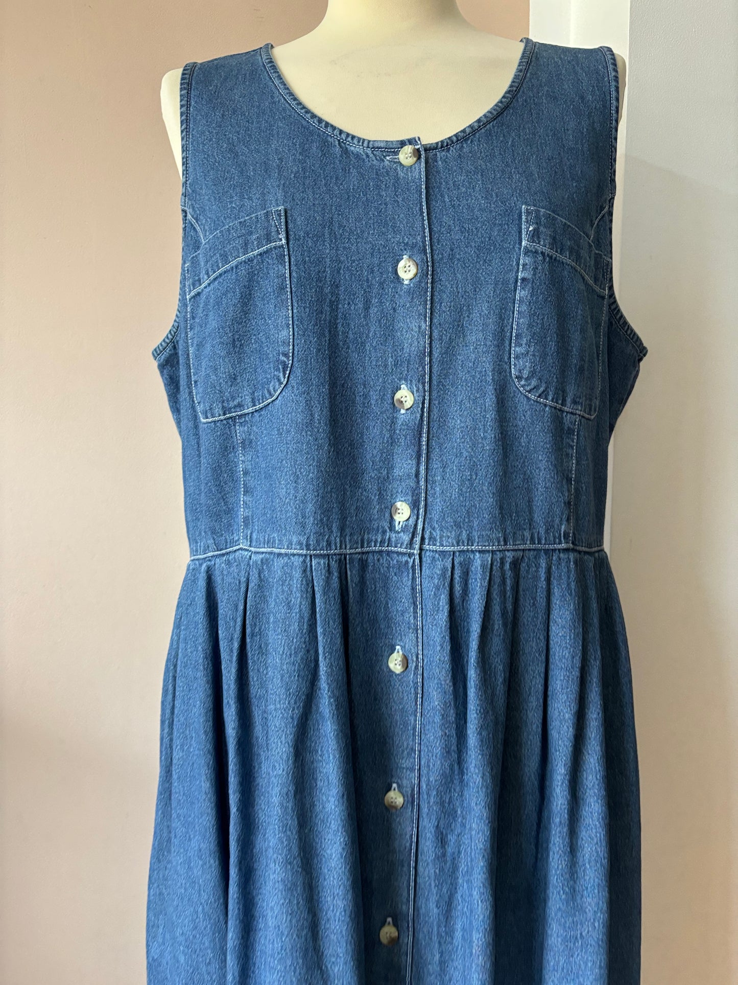 Vintage denim dress 100% cotton size 14/16