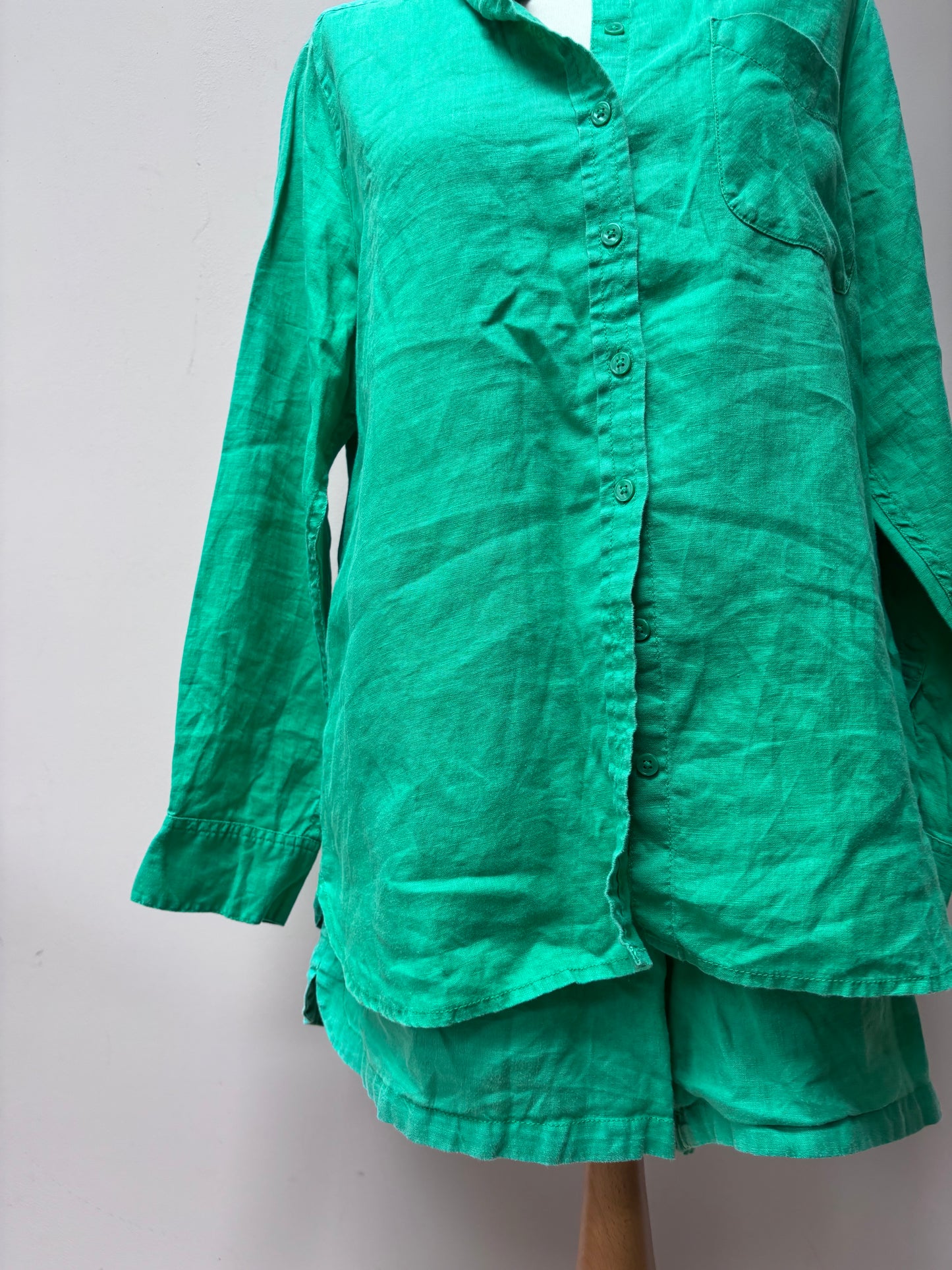 Green 100% linen shorts co ord size 16