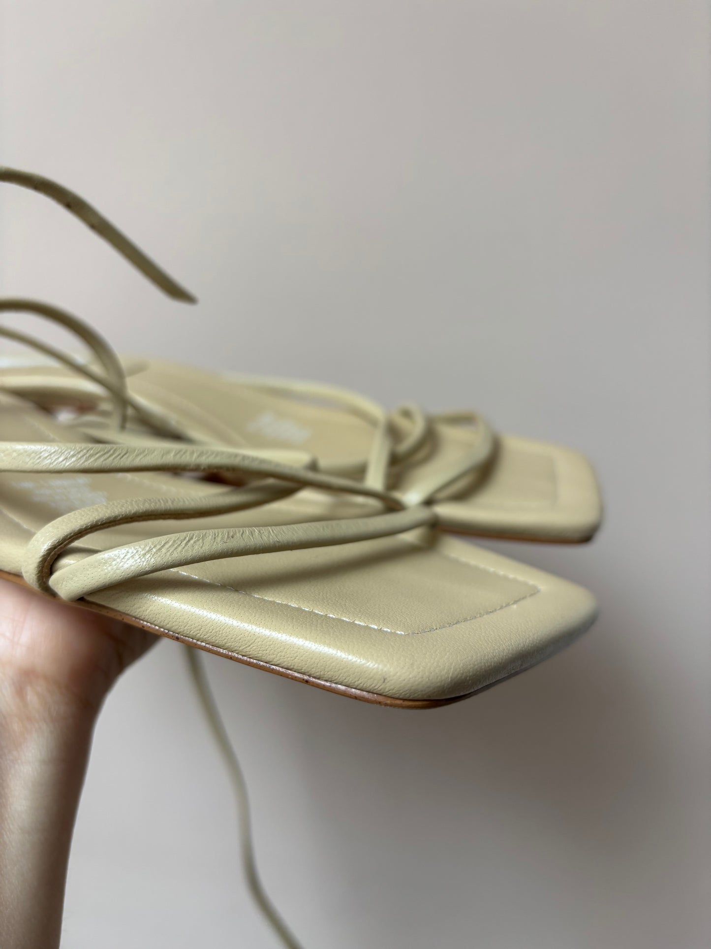 Beige leather laced kitten heels size UK7