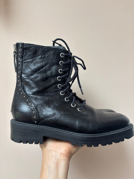 Black leather boots size UK3