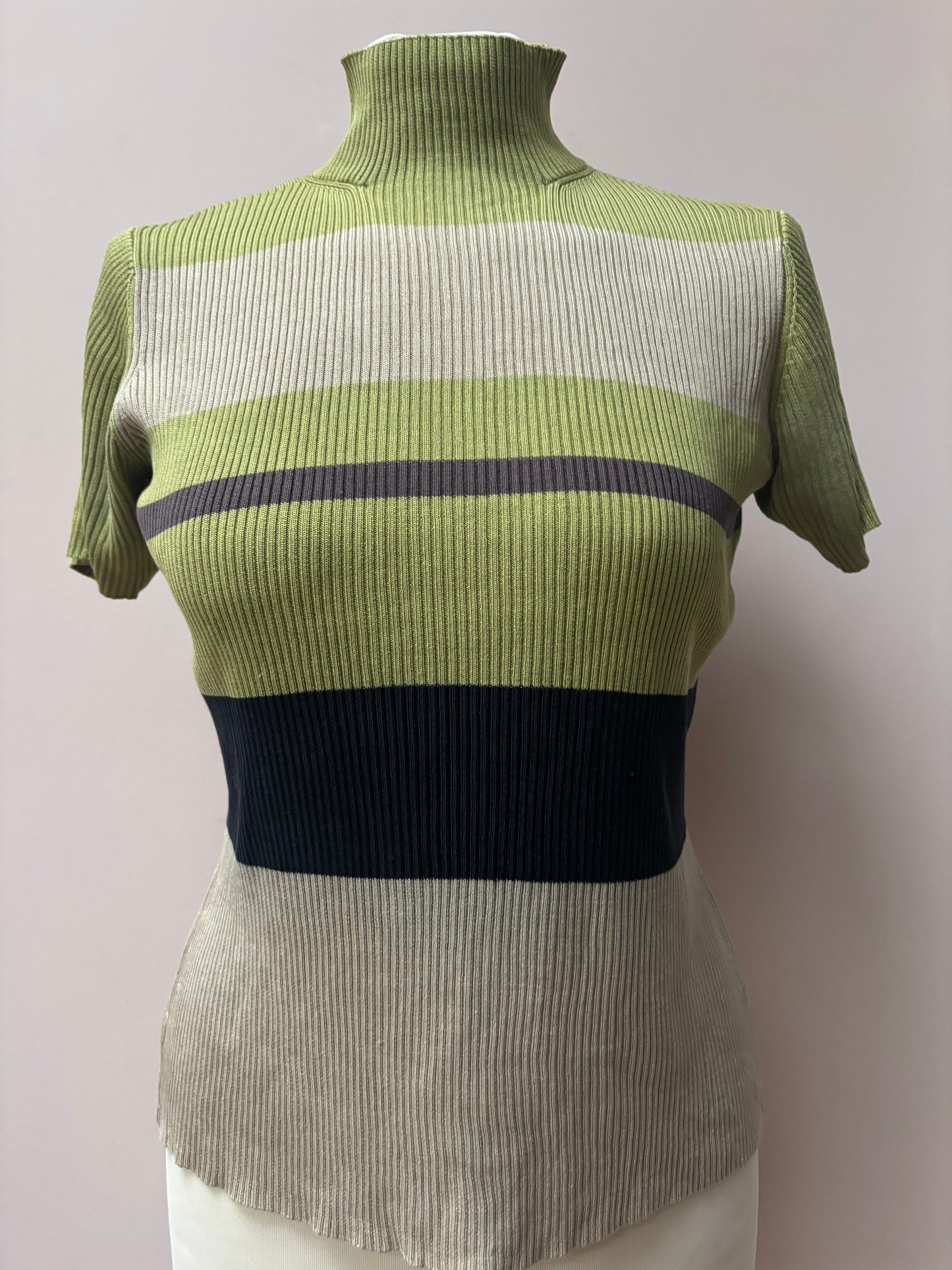 Vintage 100% silk top size Medium