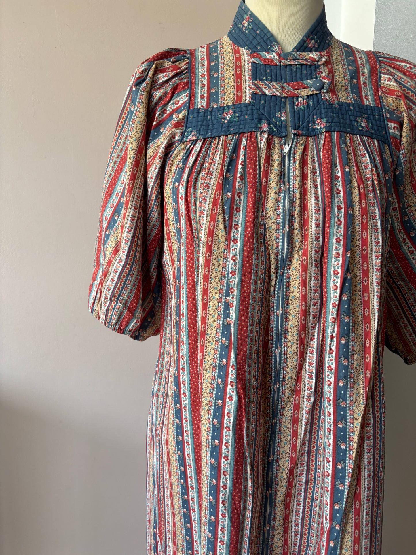 Vintage patterned maxi dress size 10/12