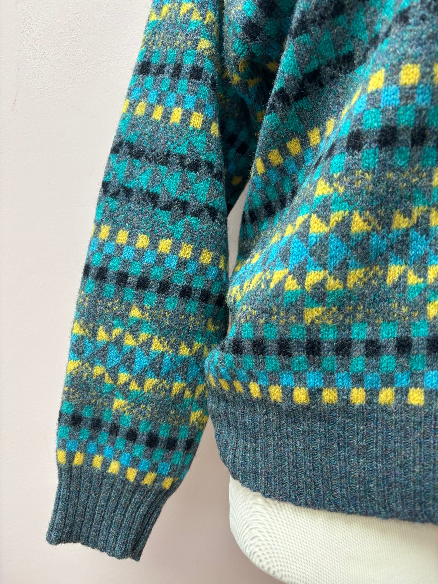 Vintage 100% wool jumper size 12