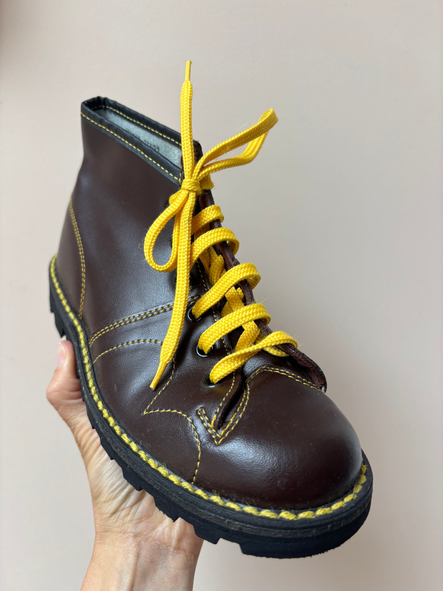 Vintage brown leather boots size UK4