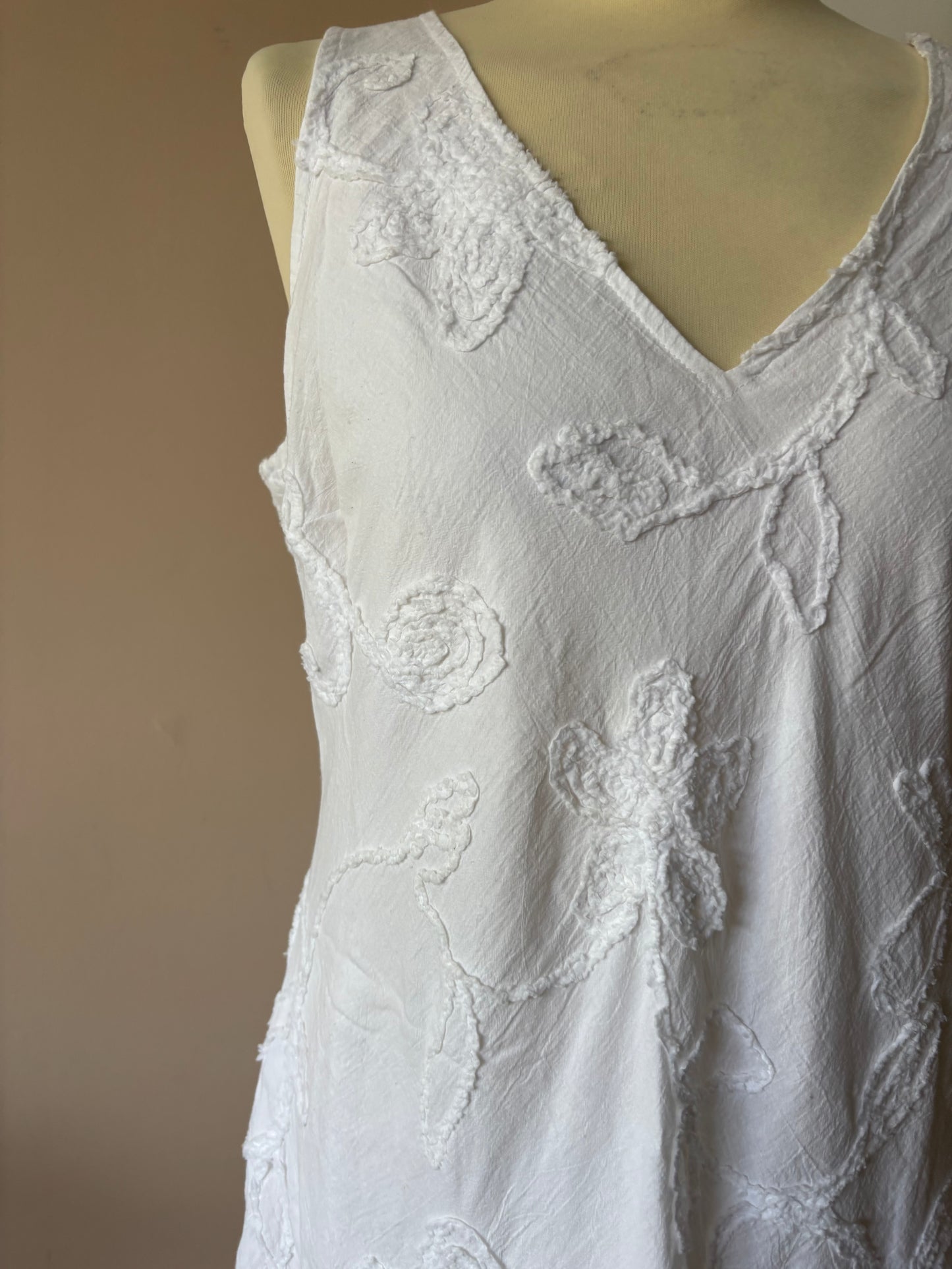 Vintage white 100% cotton embroidered dress size 12-16