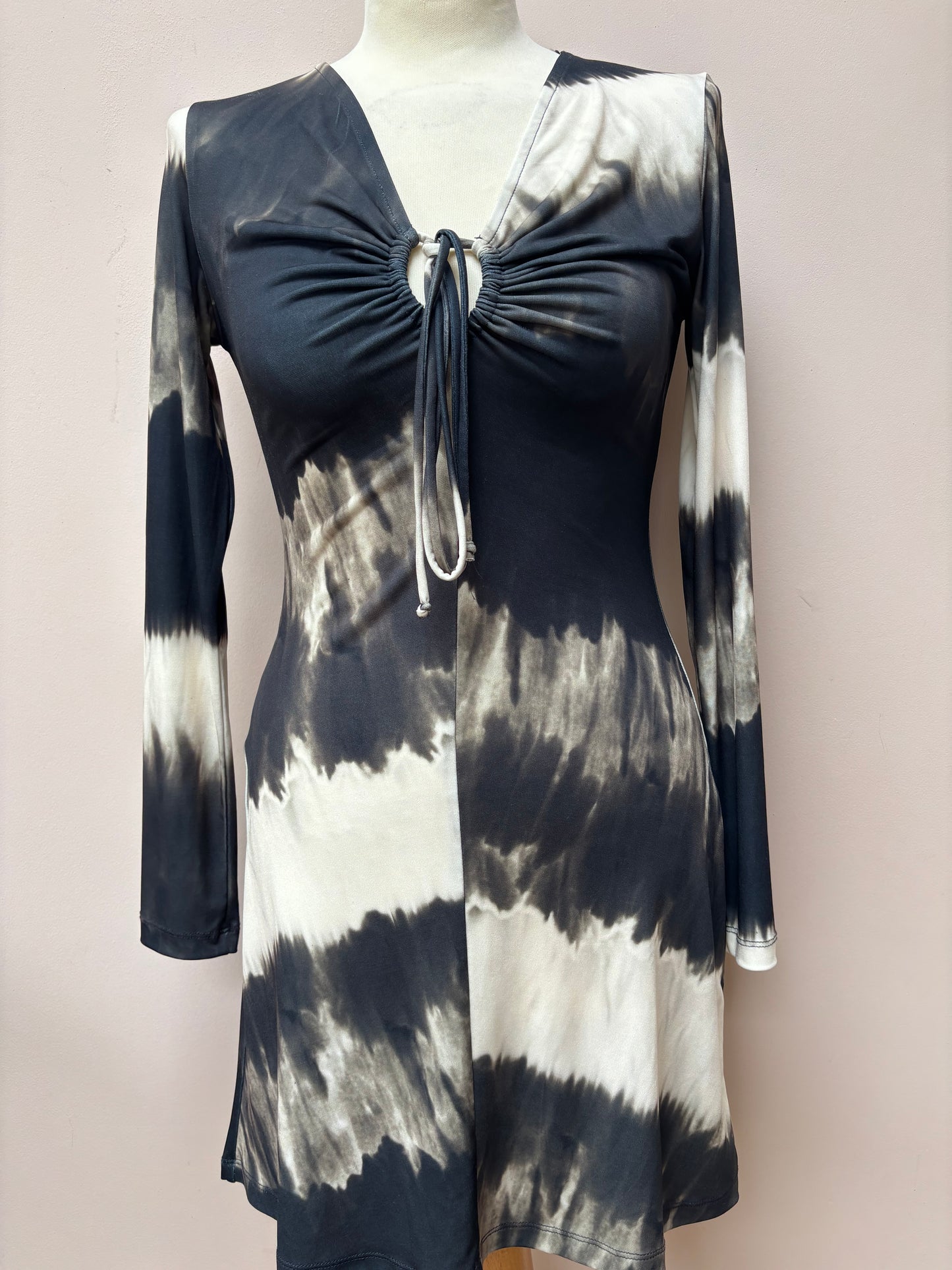 Print dress with tie front size Small