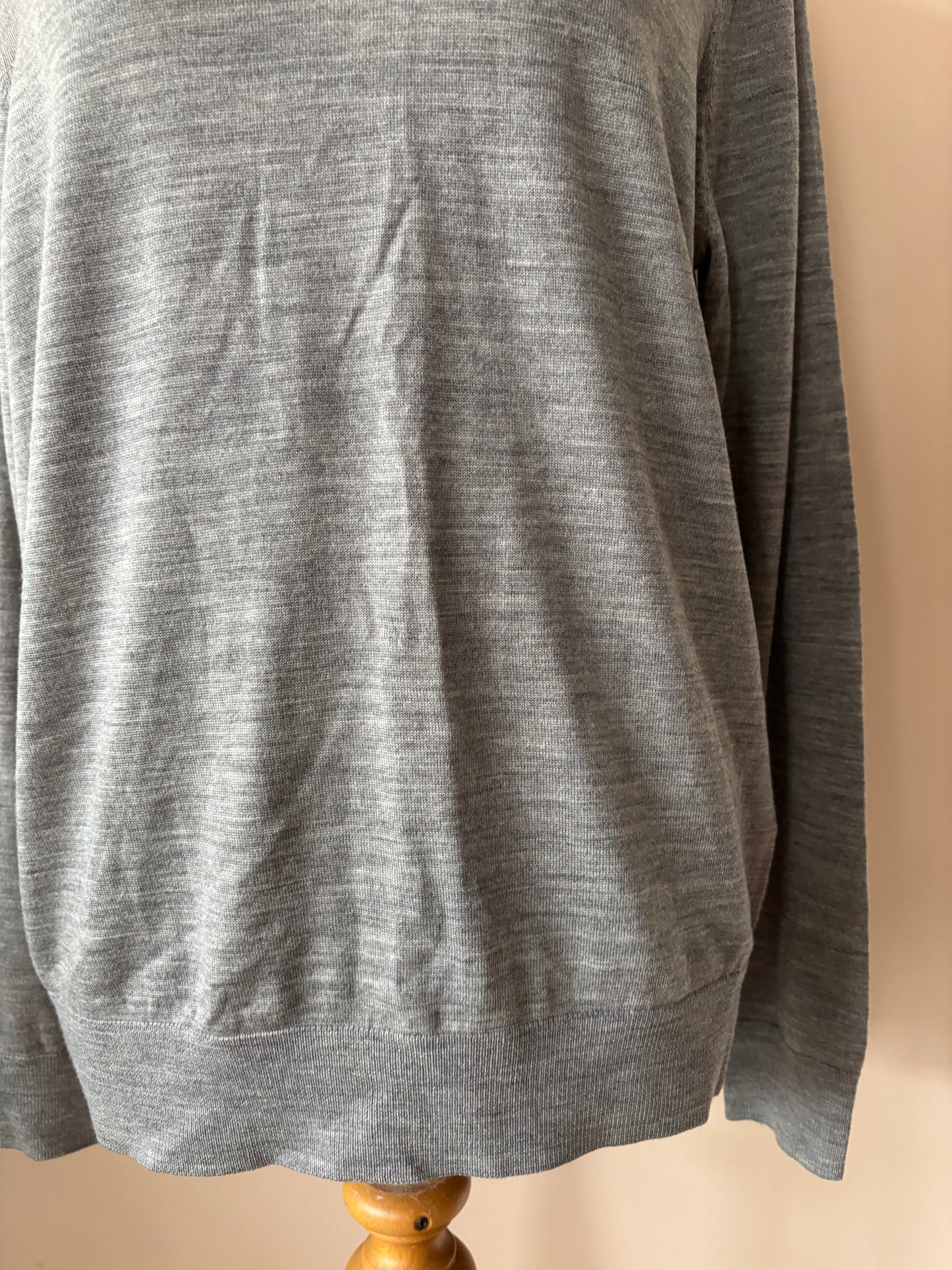 100% grey merino wool jumper size Medium