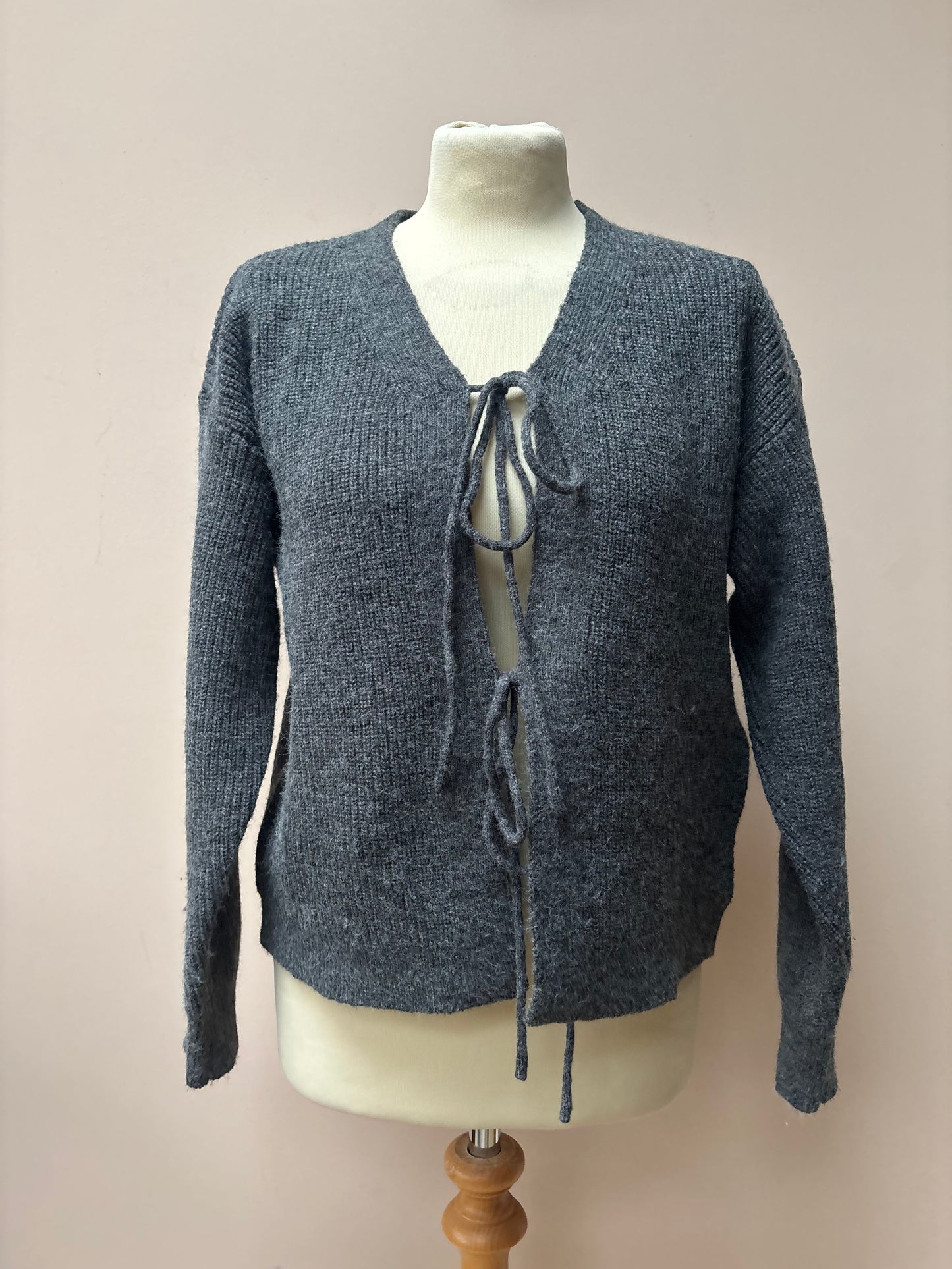 Grey knit front tie cardigan size 10