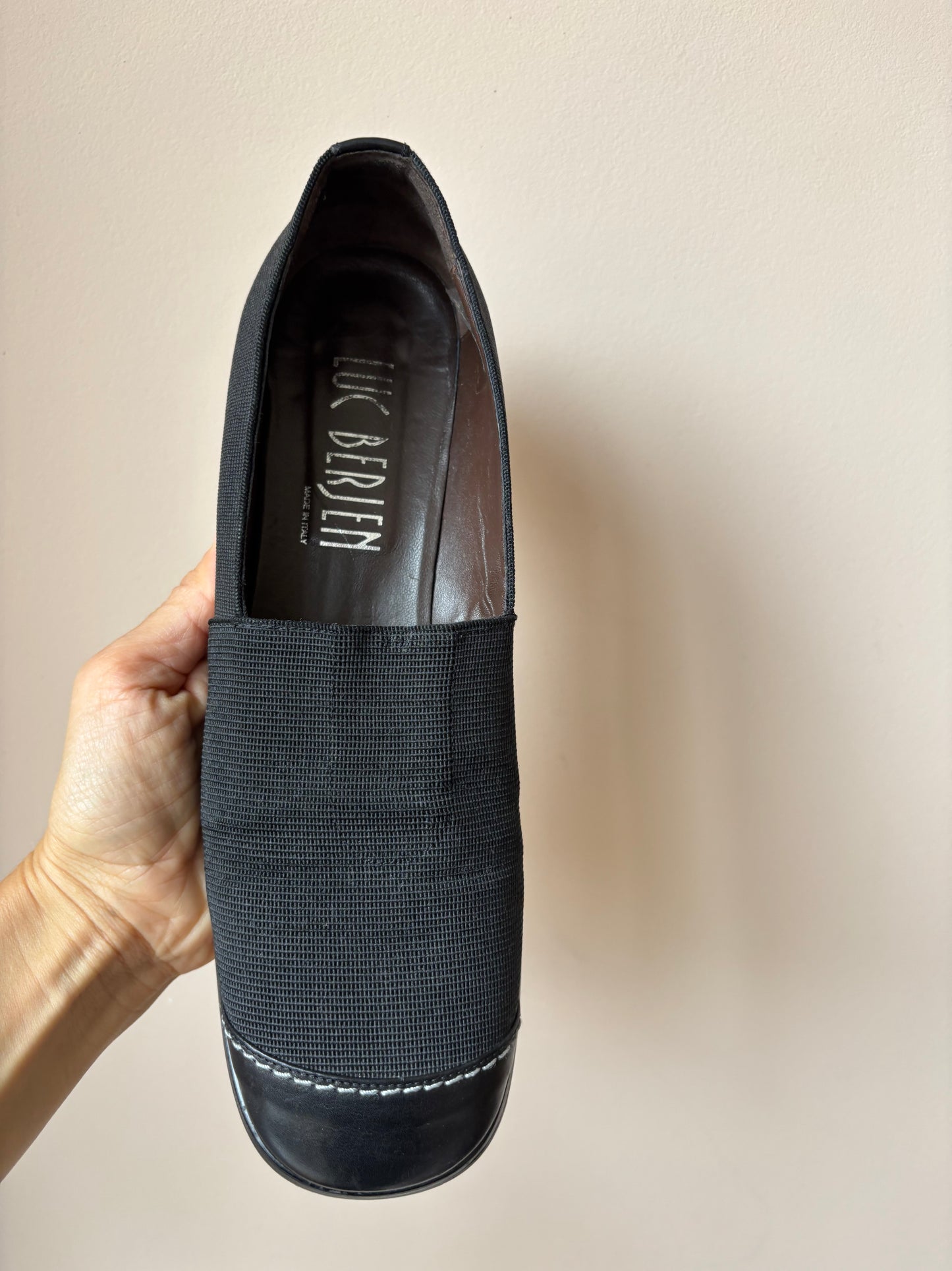 Vintage black shoes size UK4