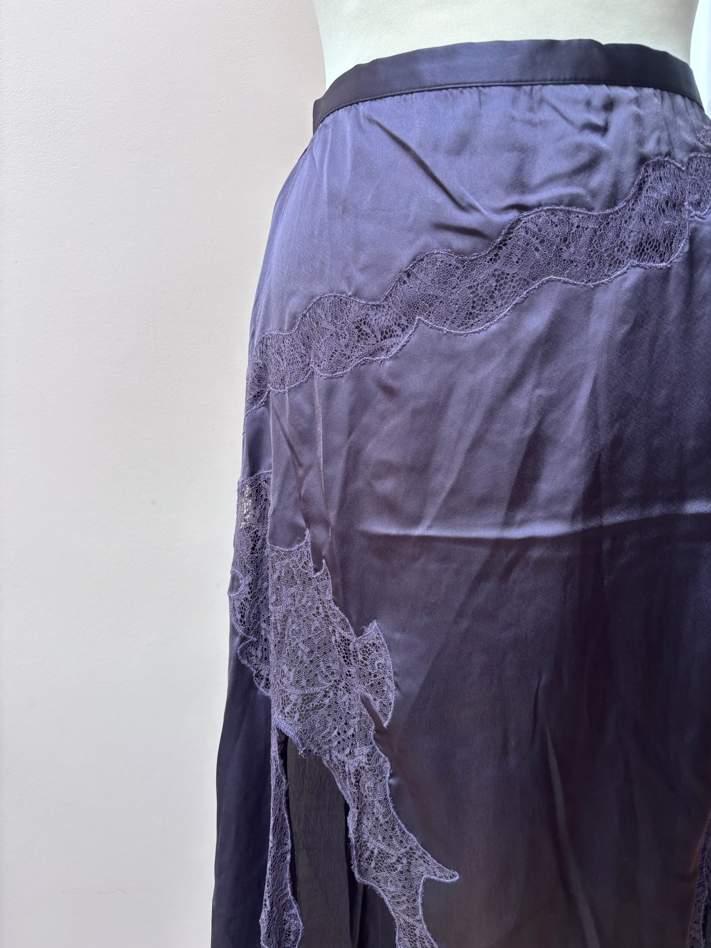 Dark purple lace satin skirt size 14 BNWT