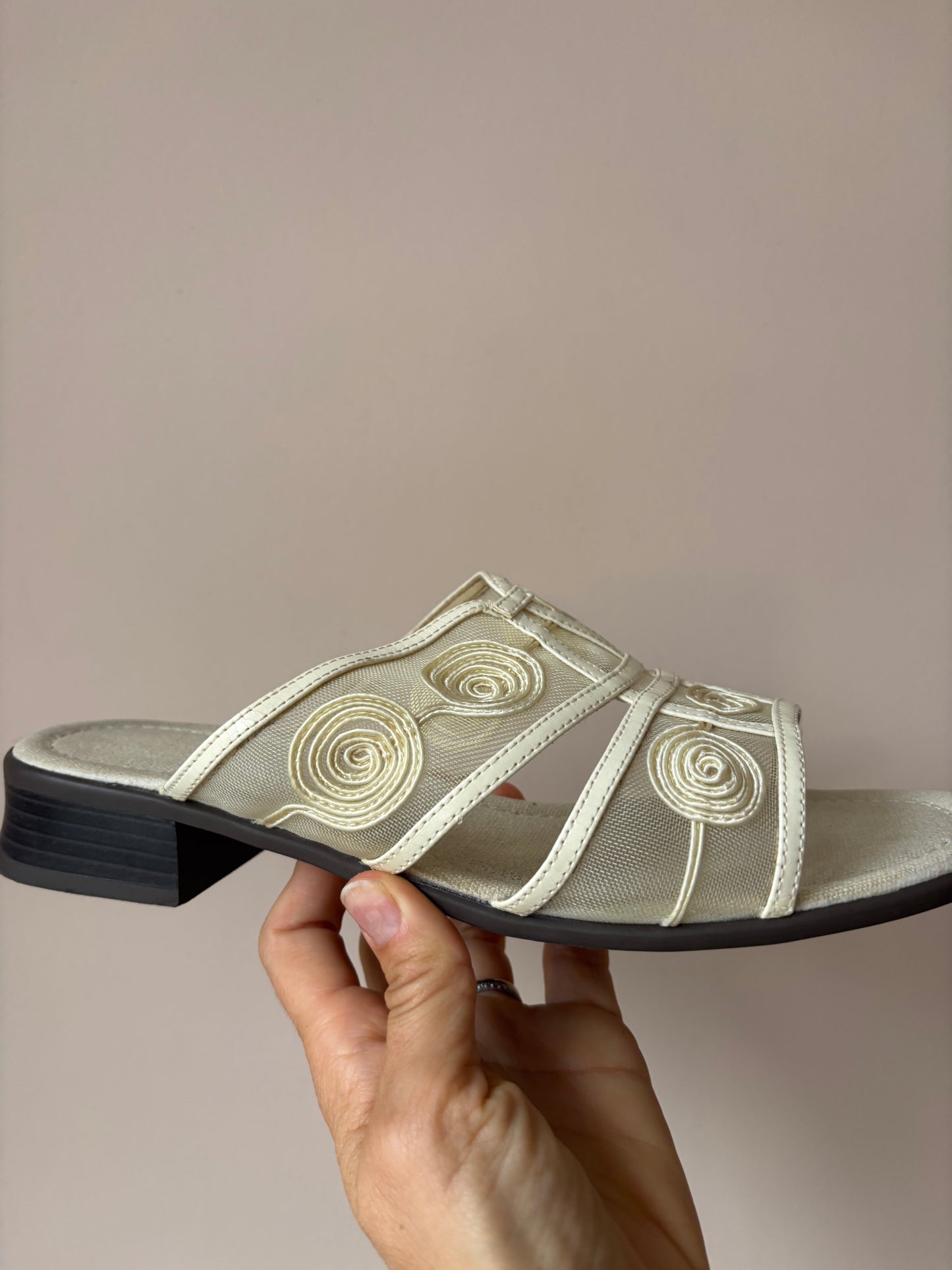 Vintage mesh shoes size UK5.5