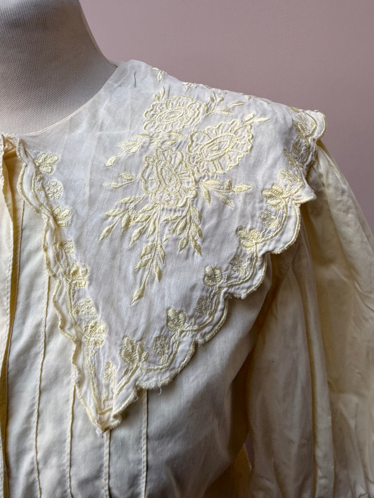 Vintage lemon blouse with oversized collar size 12