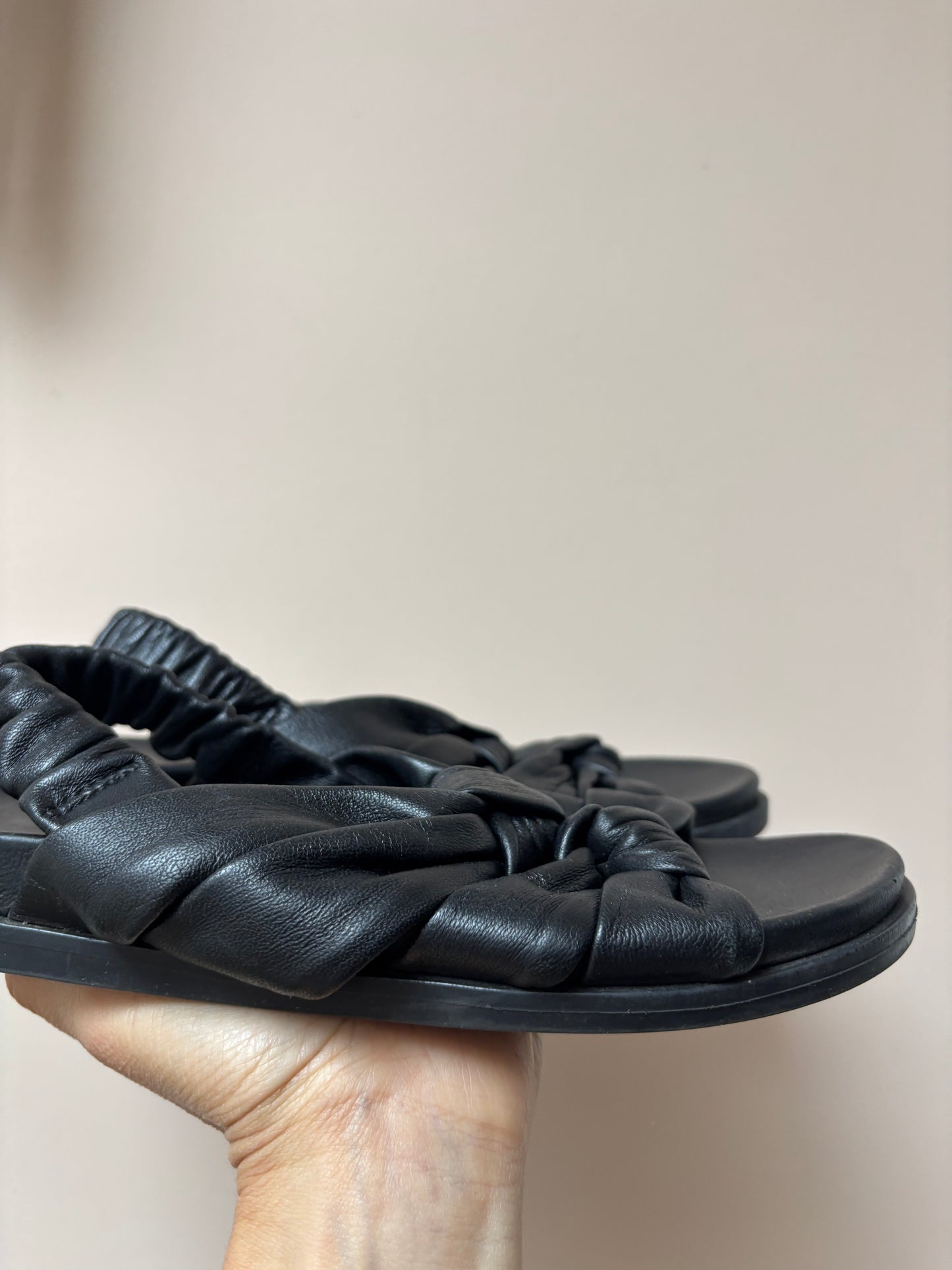 Black leather knot sandals size 4/5