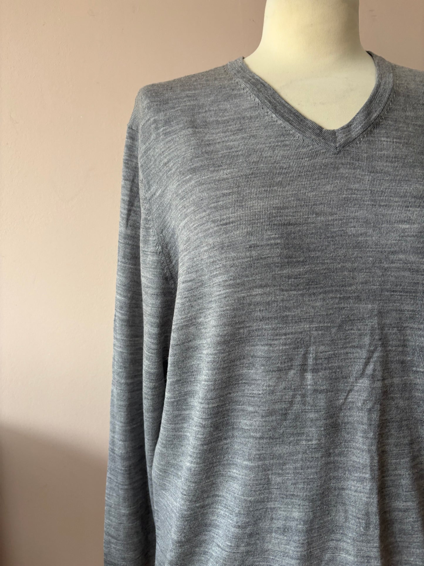 100% grey merino wool jumper size Medium