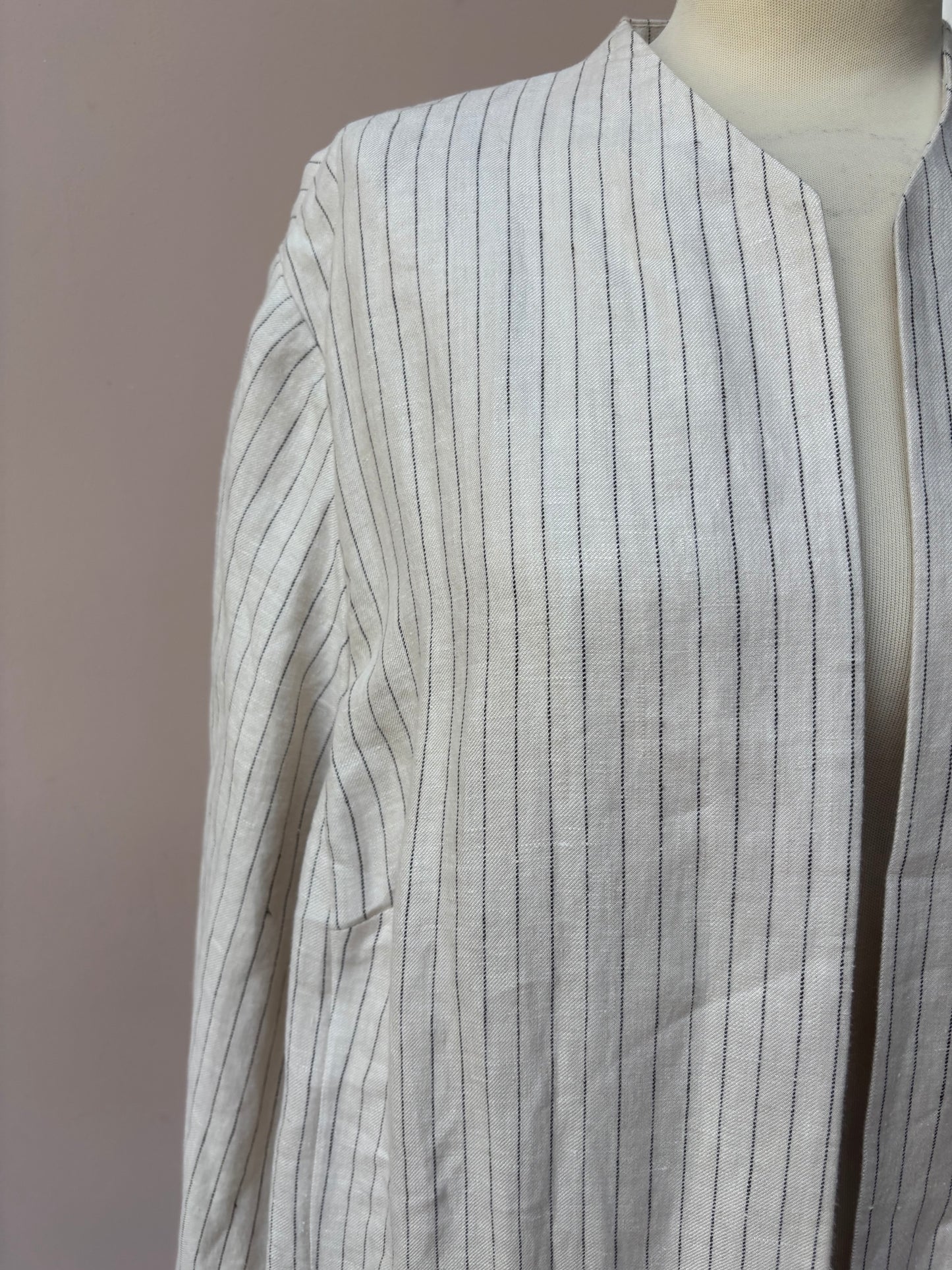 Beige pin stripe 100% linen long blazer size 18-22
