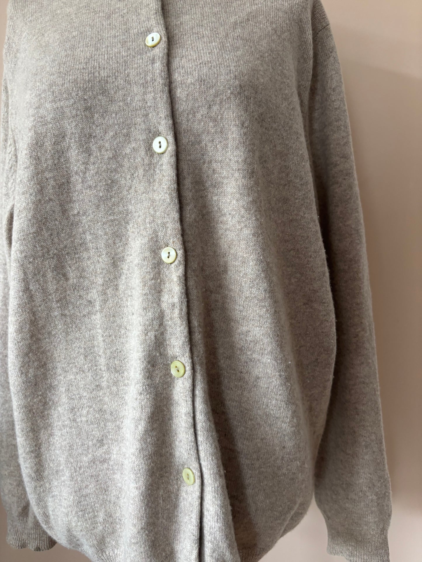 Vintage pure wool oatmeal cardigan size 12-16